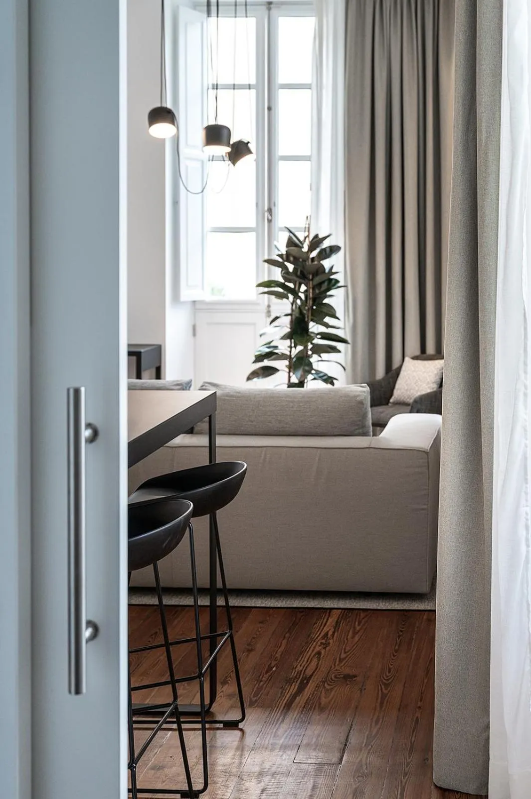 Living room in The Park Suites by IRES LAR