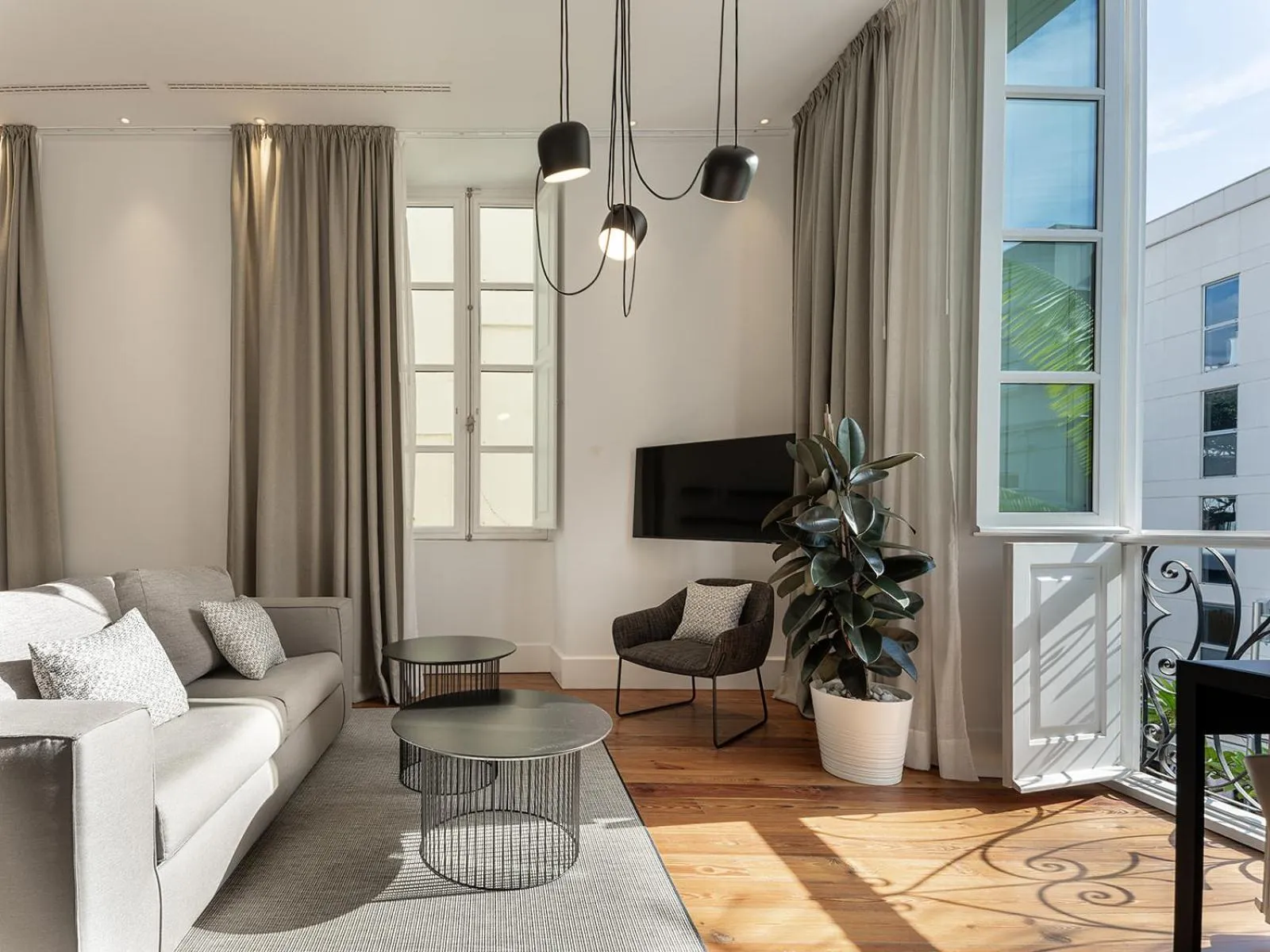 TV and multimedia in The Park Suites by IRES LAR