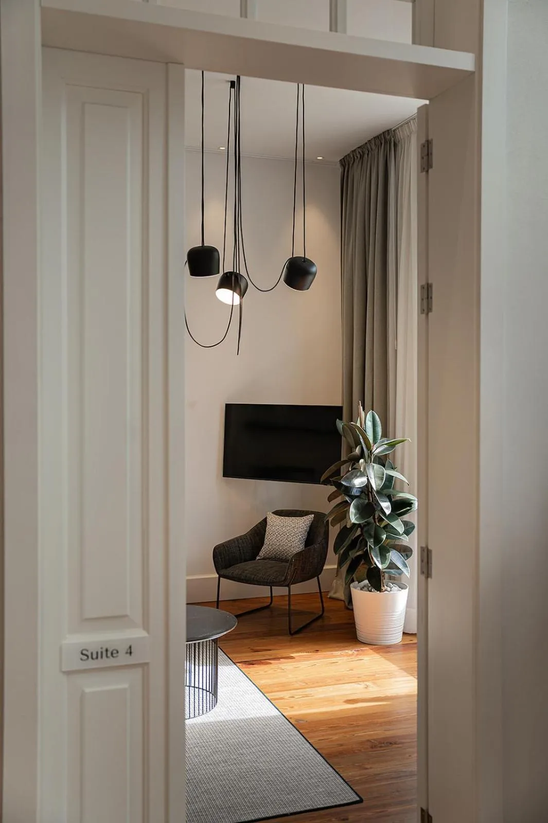 TV and multimedia in The Park Suites by IRES LAR