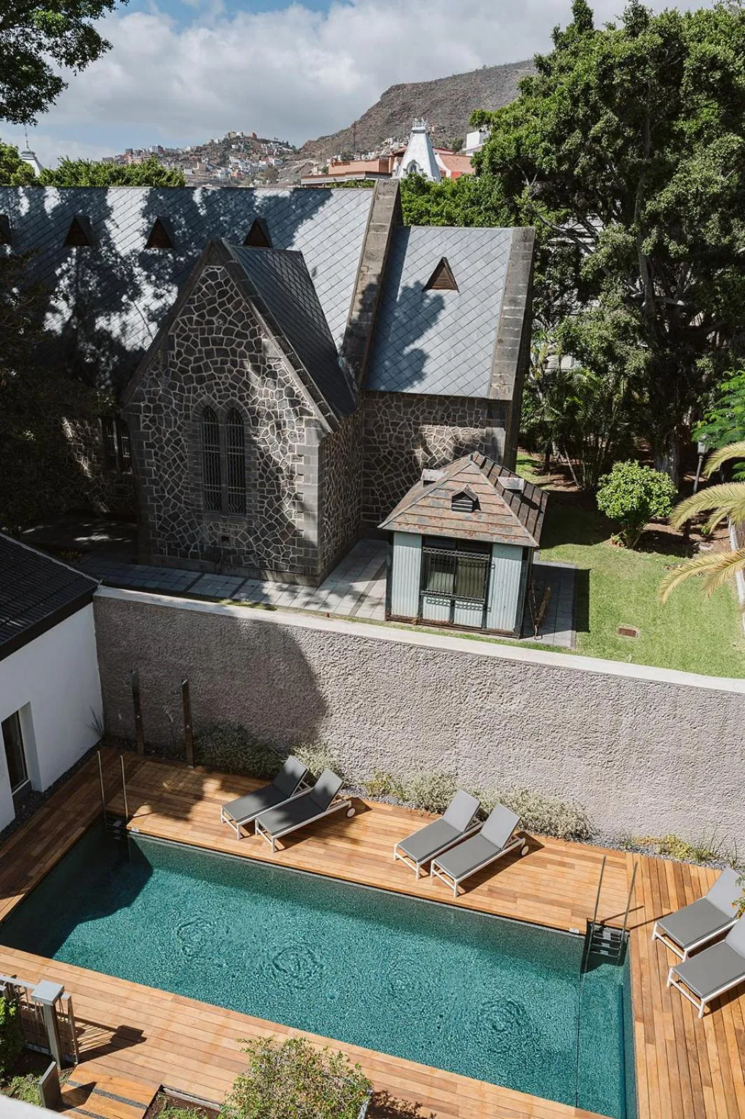 Pool view in The Park Suites by IRES LAR