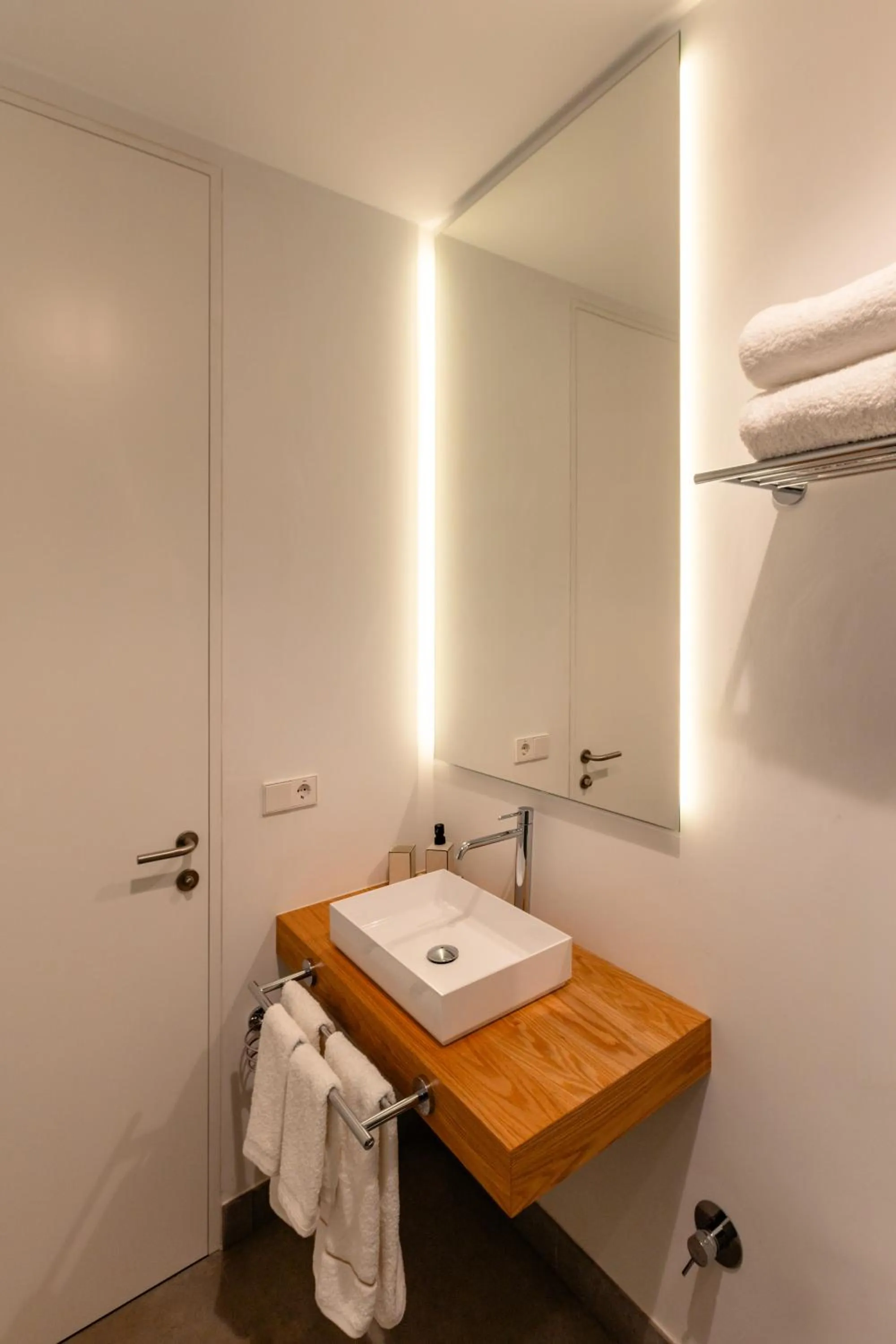 Bathroom in The Park Suites by IRES LAR