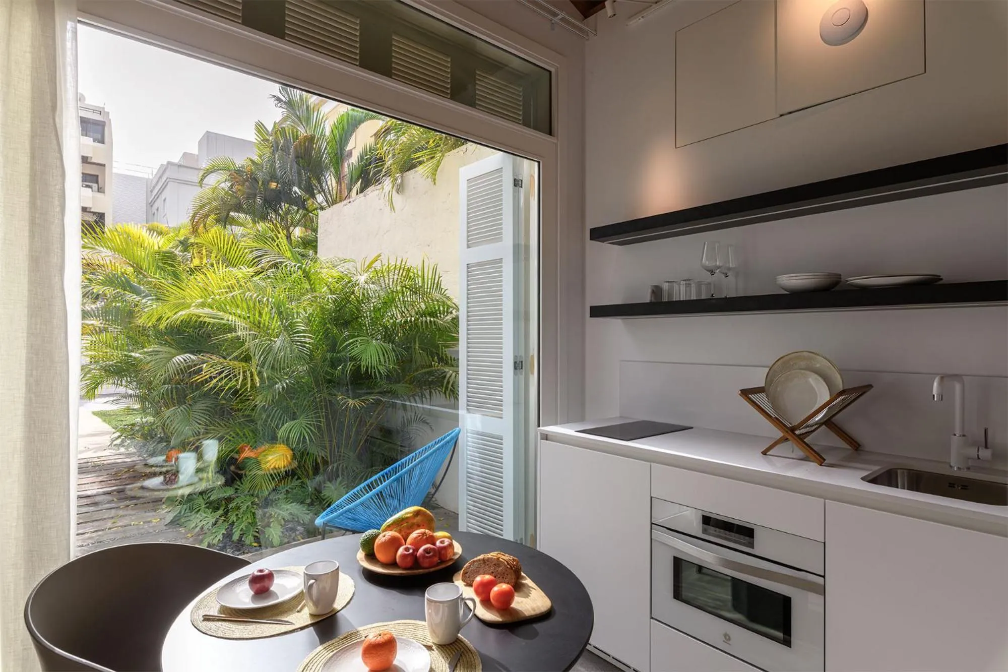 Garden in The Park Suites by IRES LAR