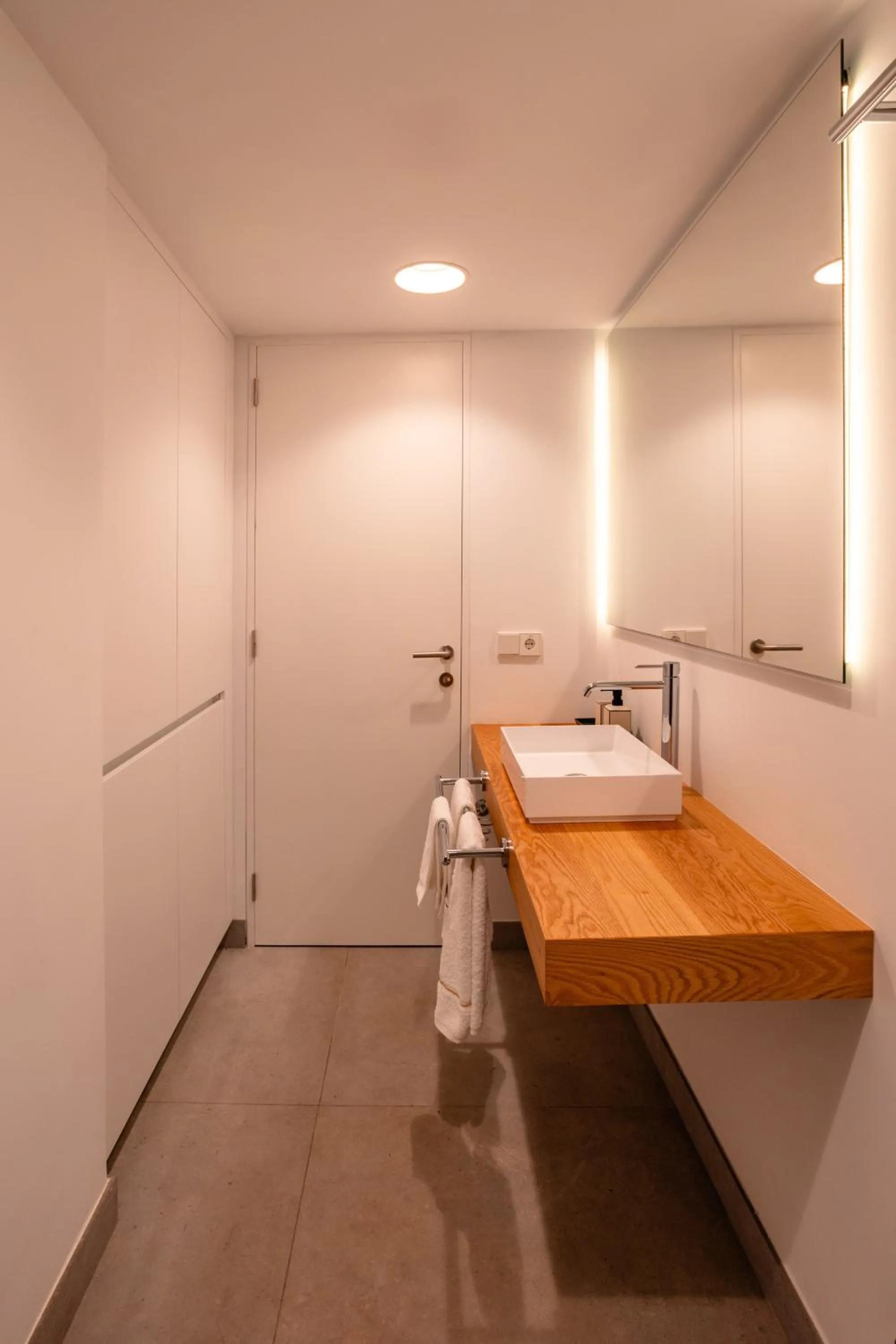 Bathroom in The Park Suites by IRES LAR