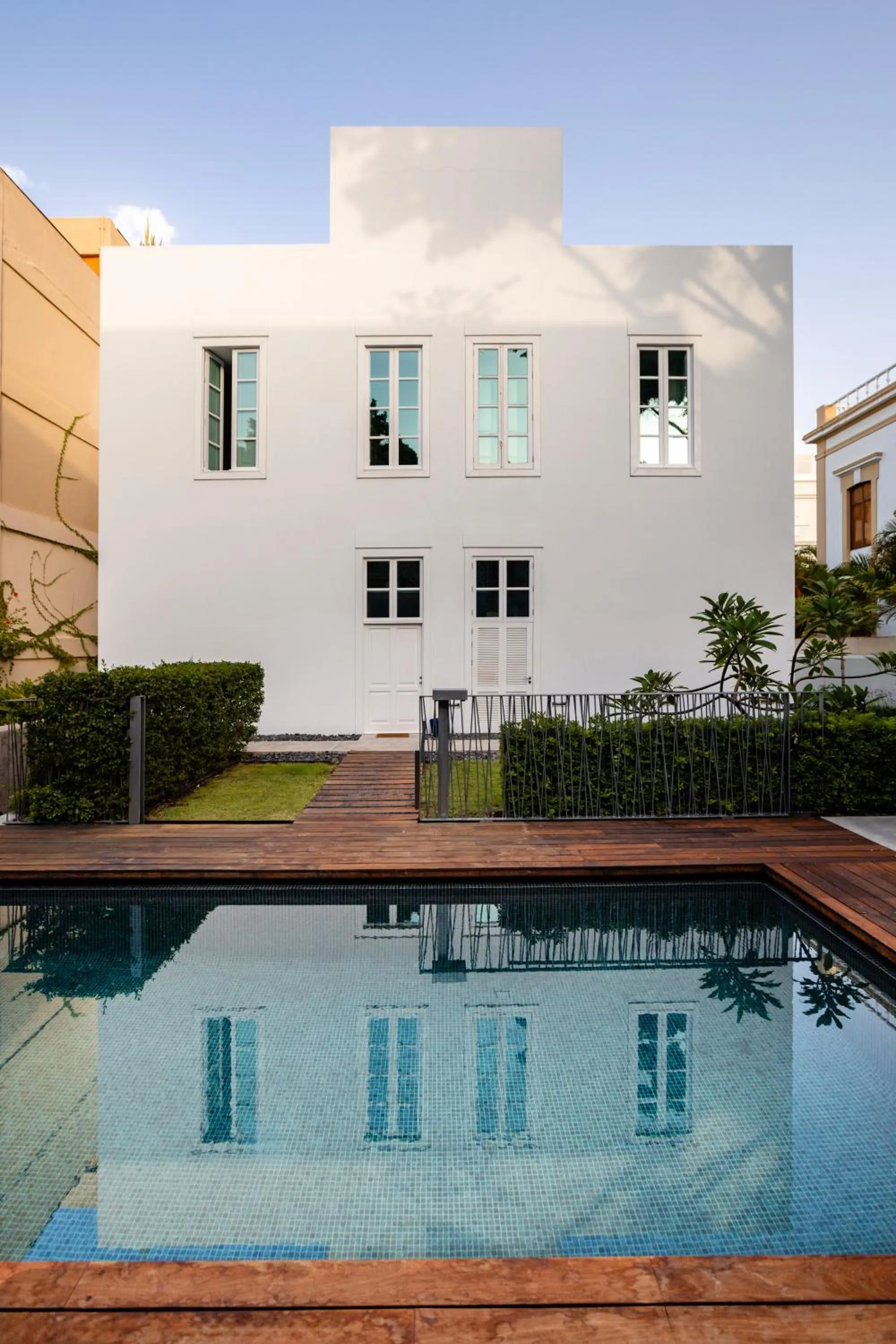 Property building in The Park Suites by IRES LAR