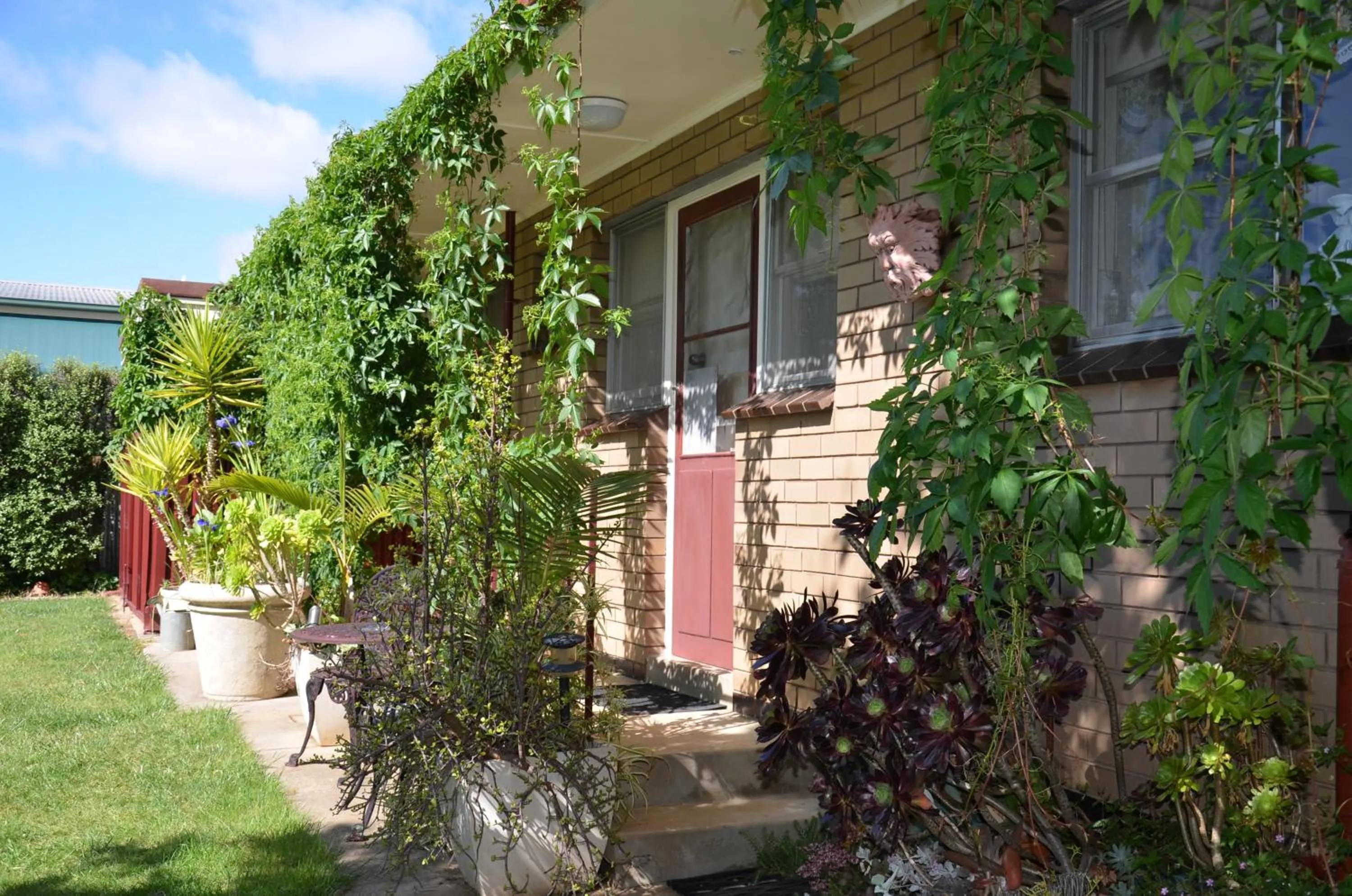 Property building in Admurraya House Bed & Breakfast