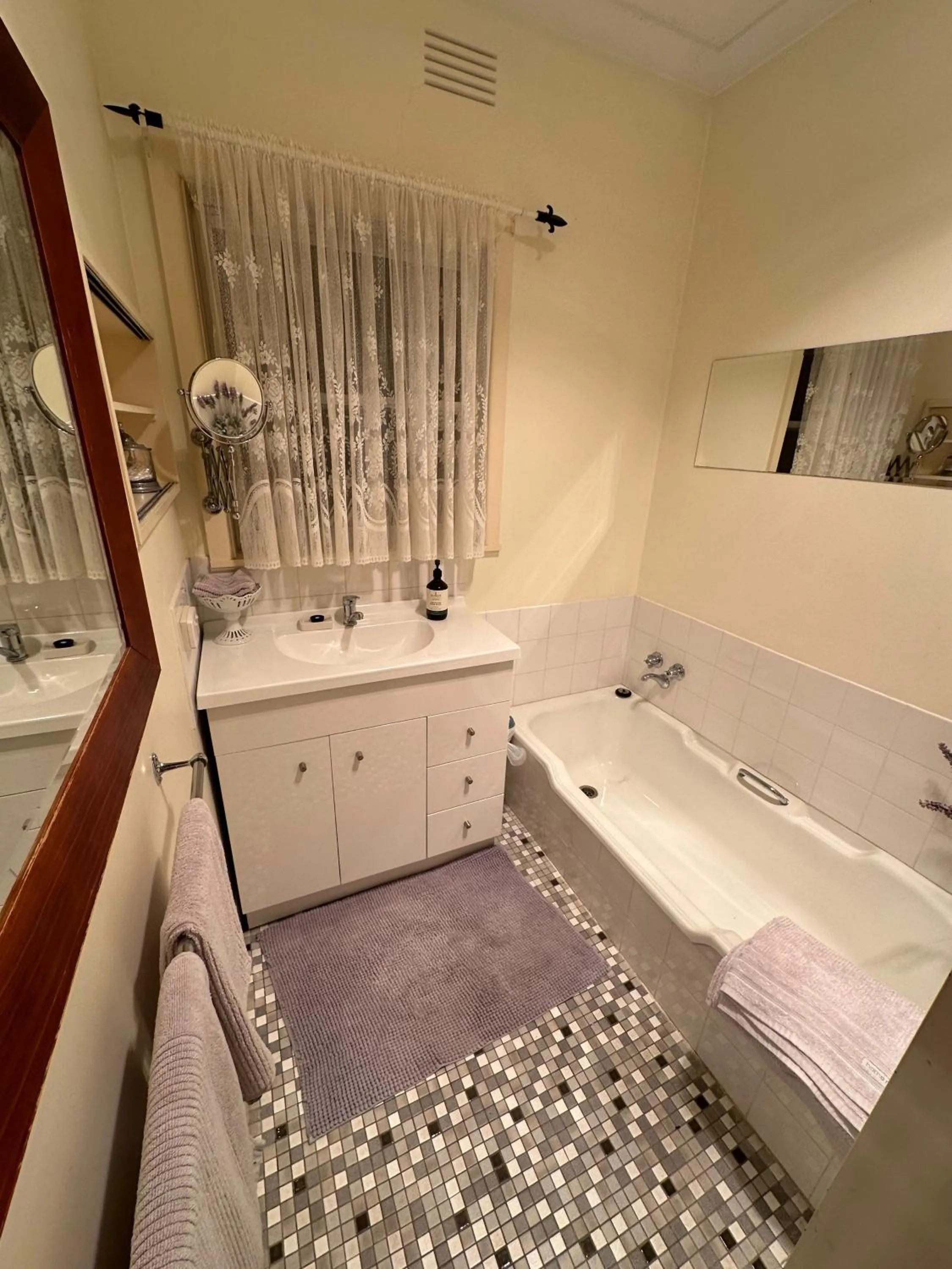 Bathroom in Admurraya House Bed & Breakfast