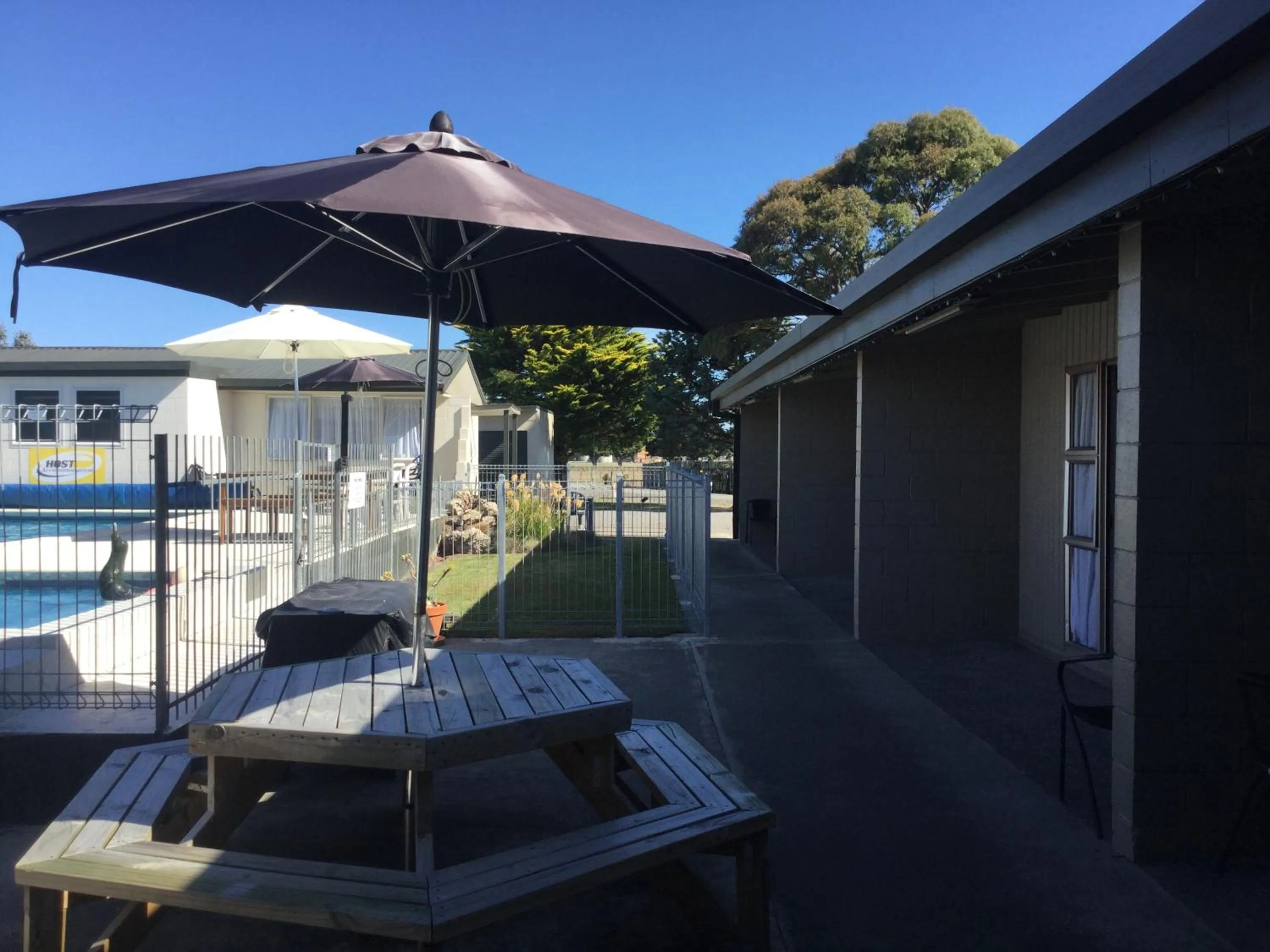 BBQ facilities in Thornton Lodge Motel