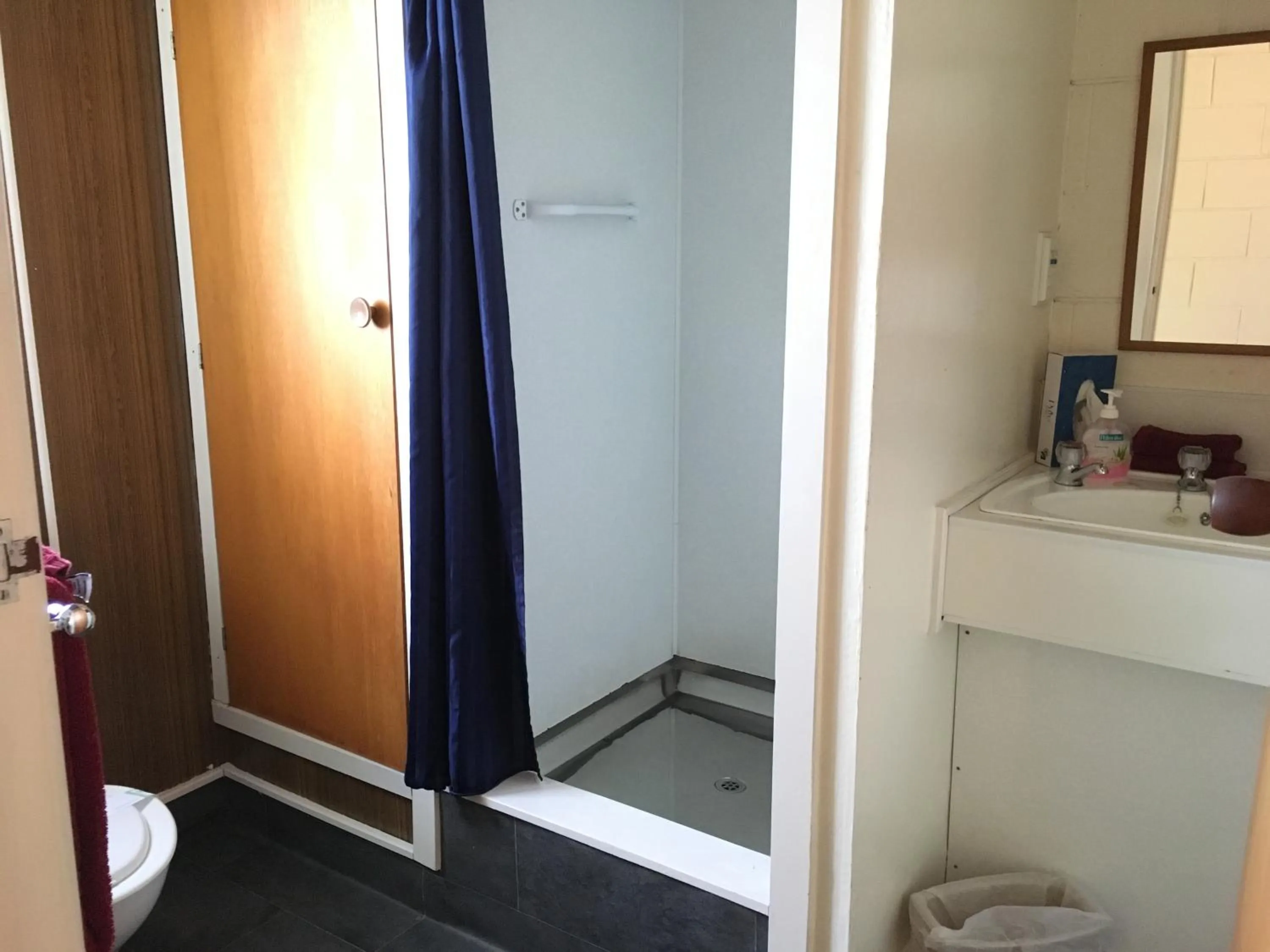 Thornton Lodge Motel