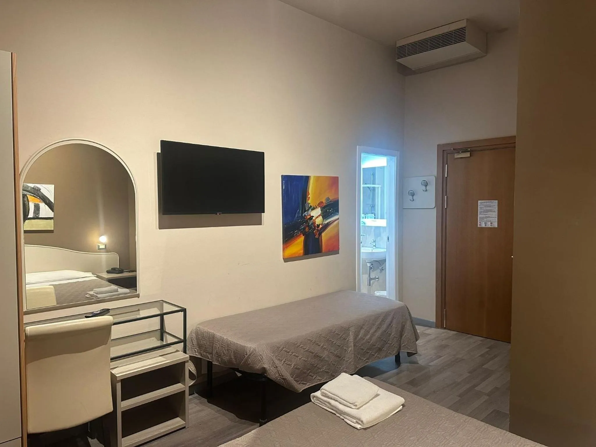 Bed in Hotel Montebello