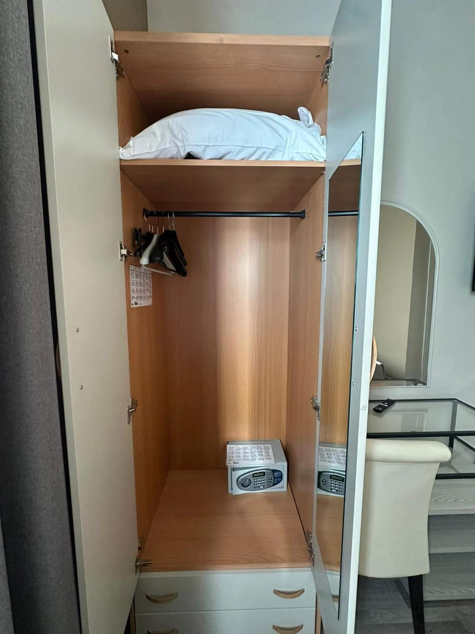 Bed in Hotel Montebello