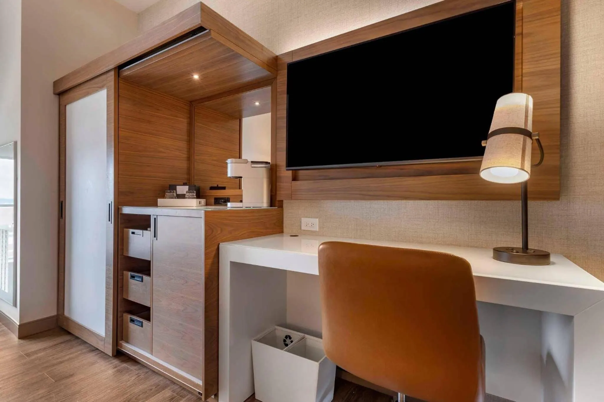 Bedroom in Cambria Hotel Columbia Downtown the Vista