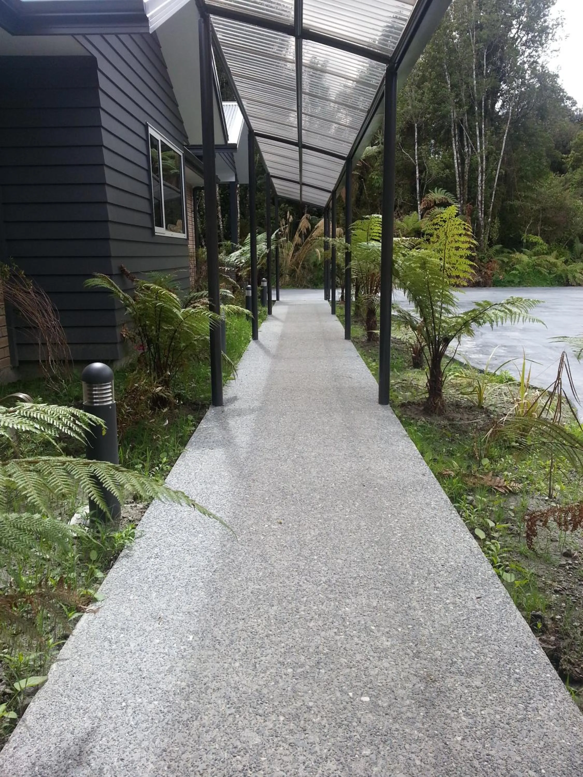 Facade/entrance in Aspen Court Franz Josef