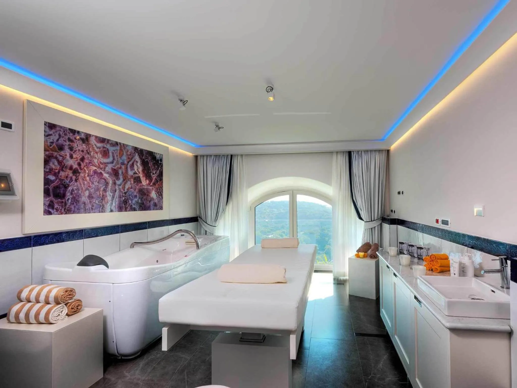 Massage, Bed in San Montano Resort & Spa