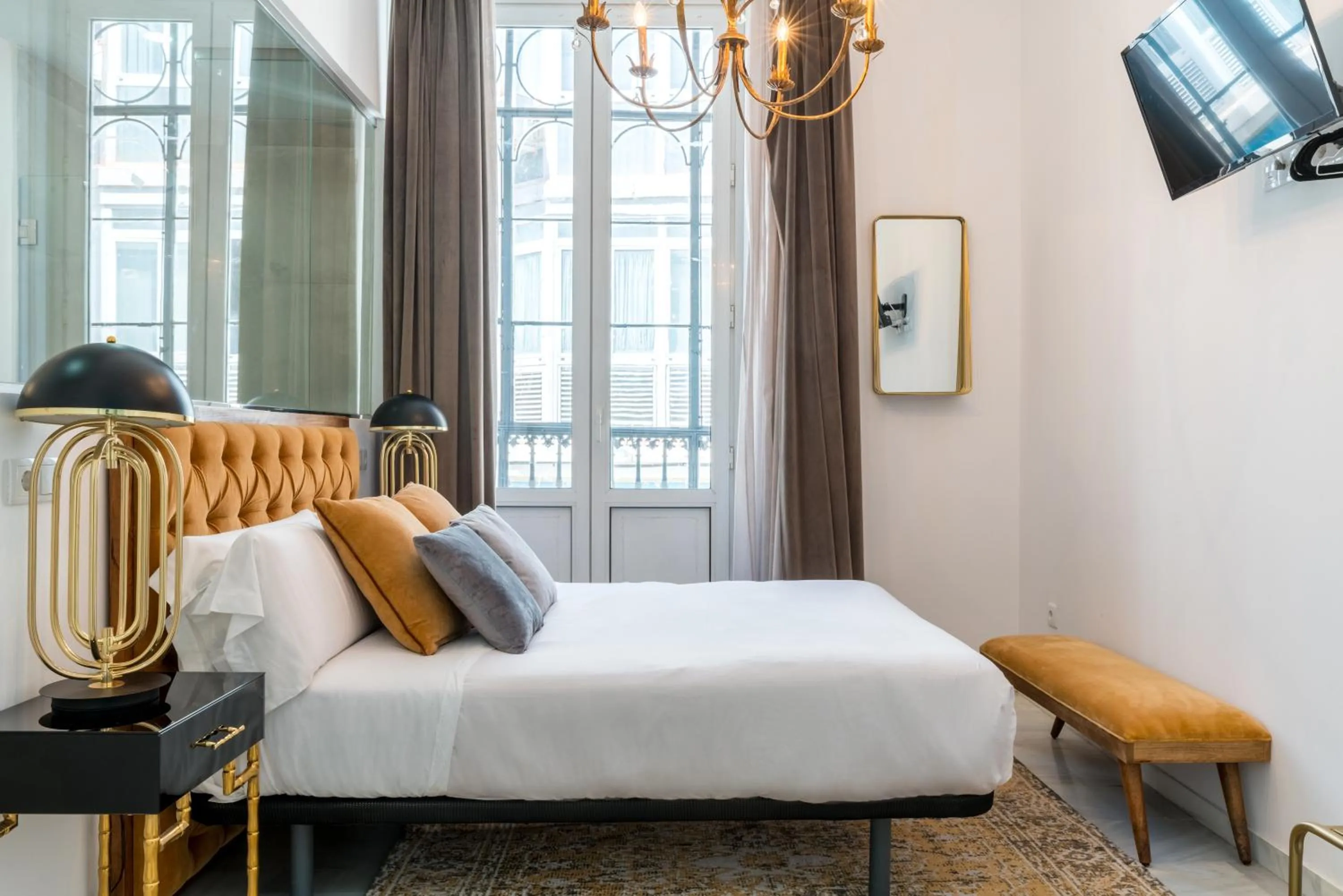 Photo of the whole room, Bed in Hostal Roomsole