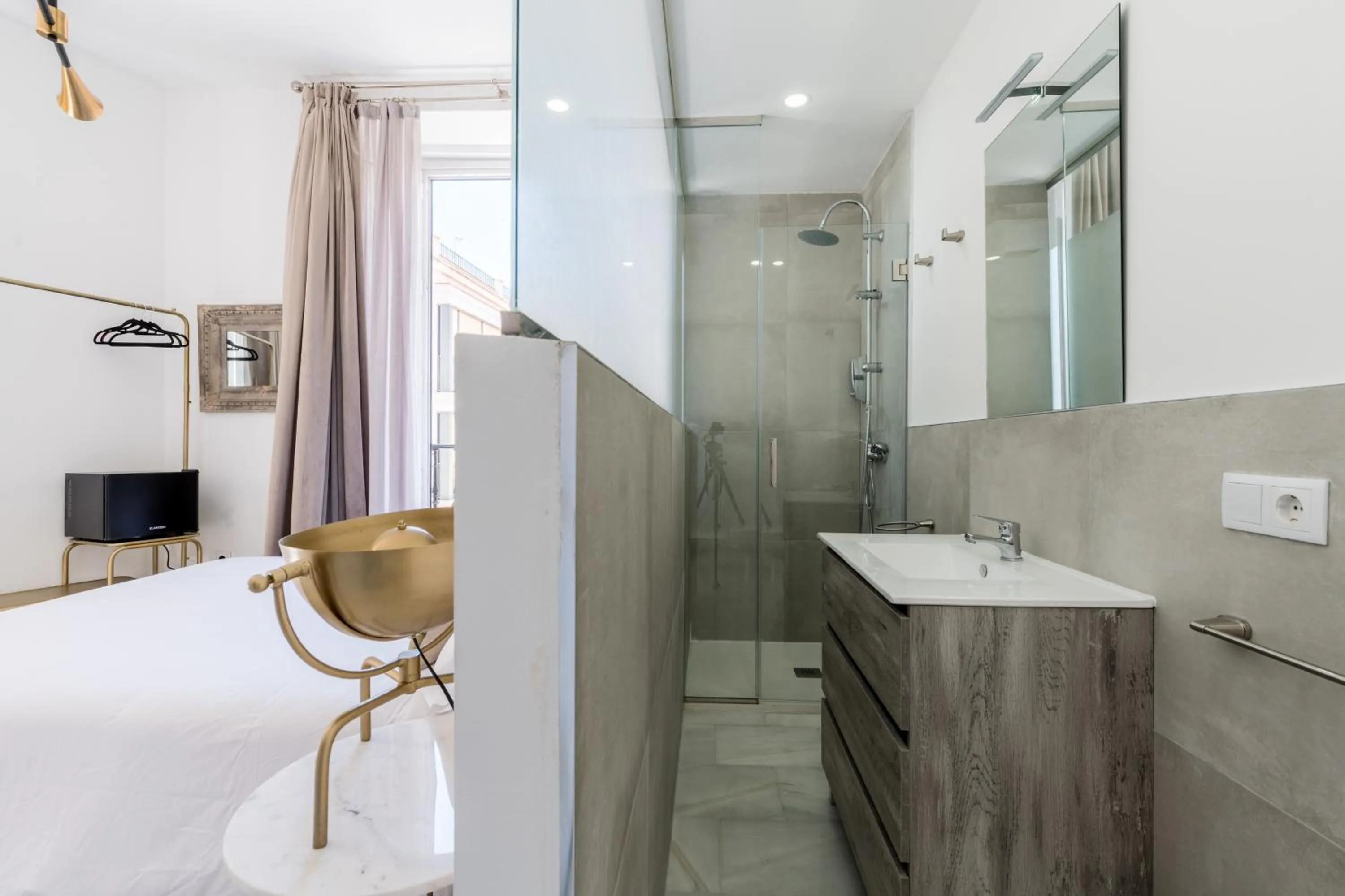 Bathroom in Hostal Roomsole