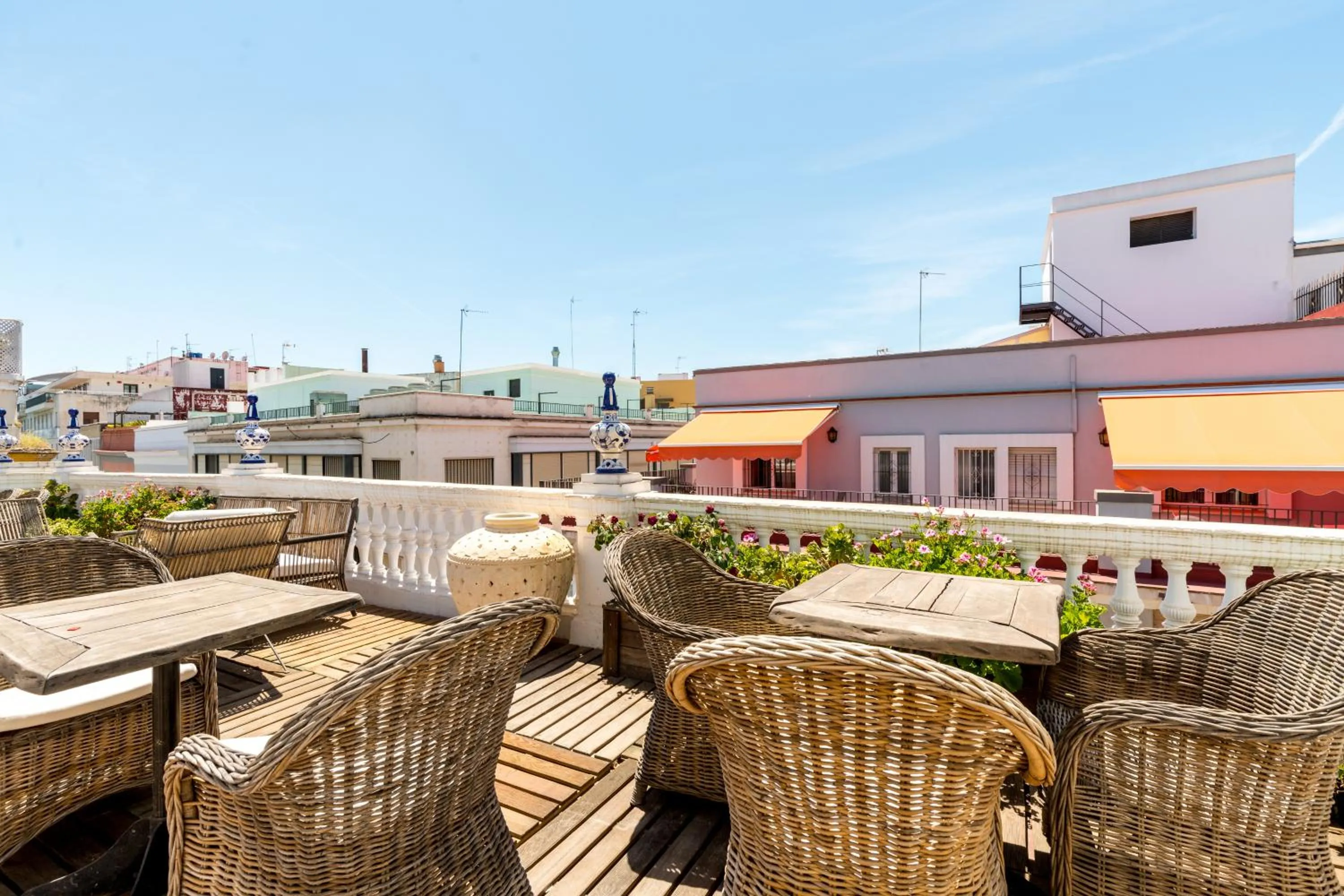 Property building in Hostal Roomsole