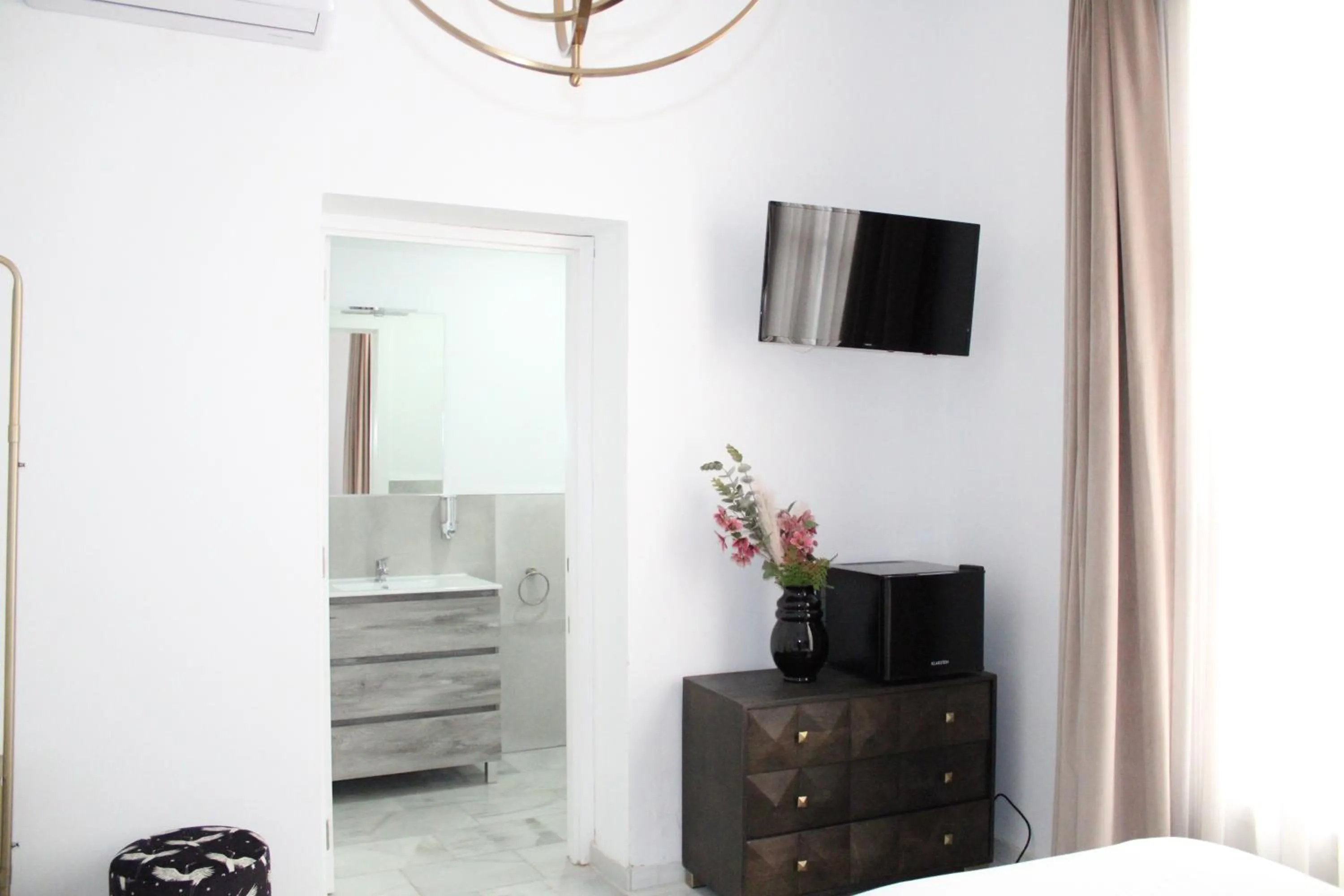 Bed in Hostal Roomsole