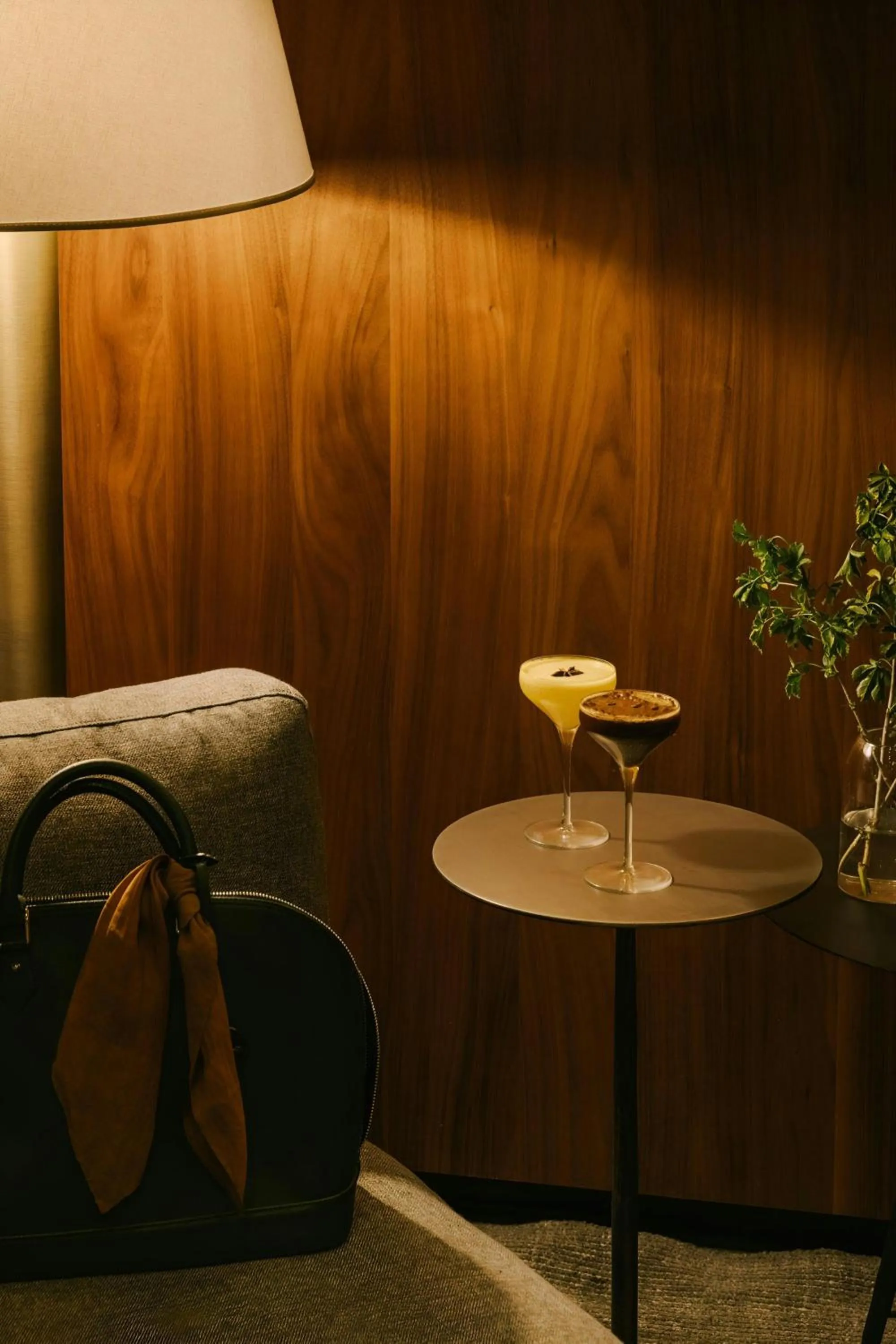 Lounge or bar in Henri on 24 Hotel Chelsea, Sonder by Marriott Bonvoy