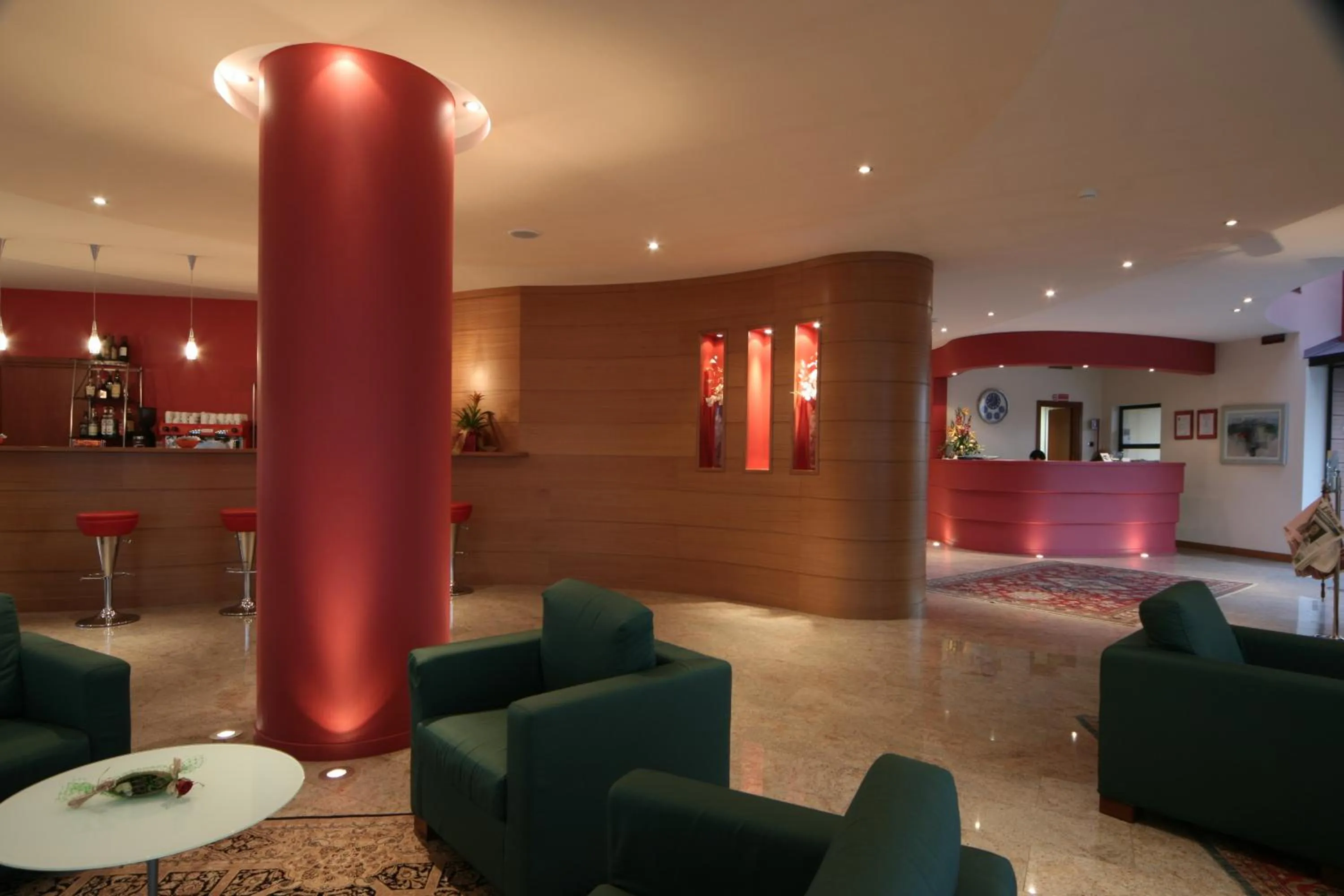 Lounge or bar in Luna Hotel Lago Maggiore Arona