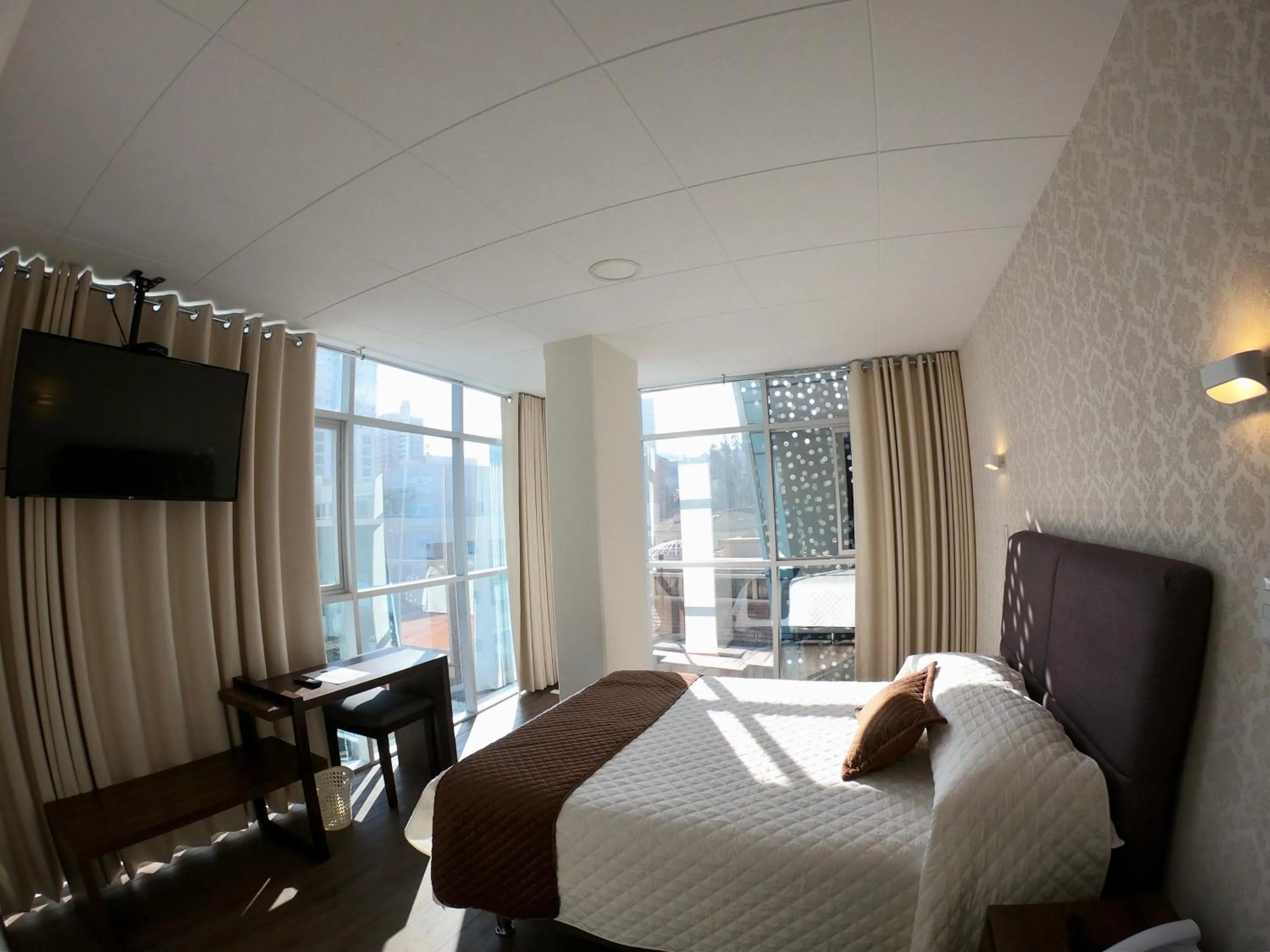 Photo of the whole room, Bed in Novum Hotel