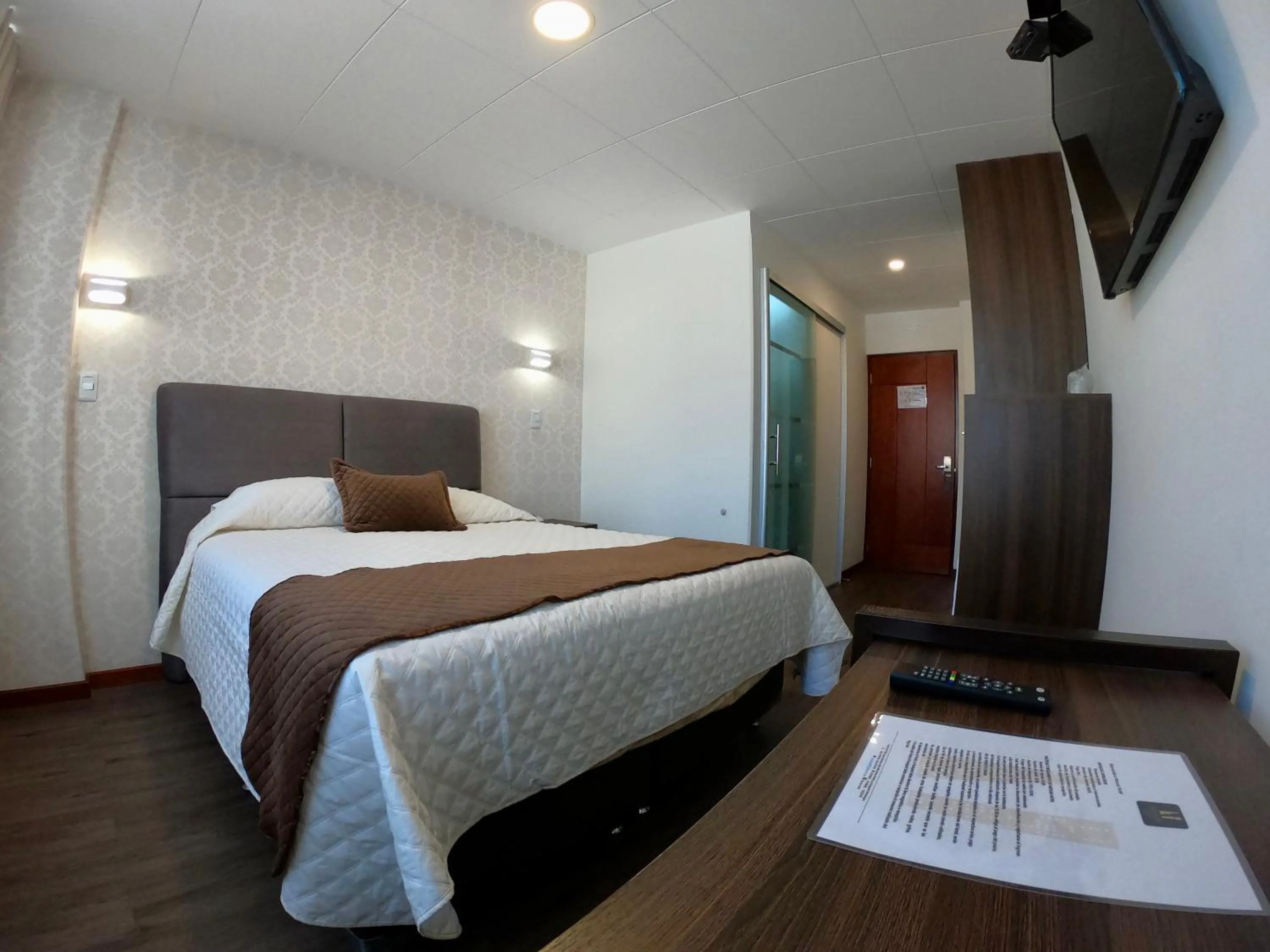 Photo of the whole room, Bed in Novum Hotel