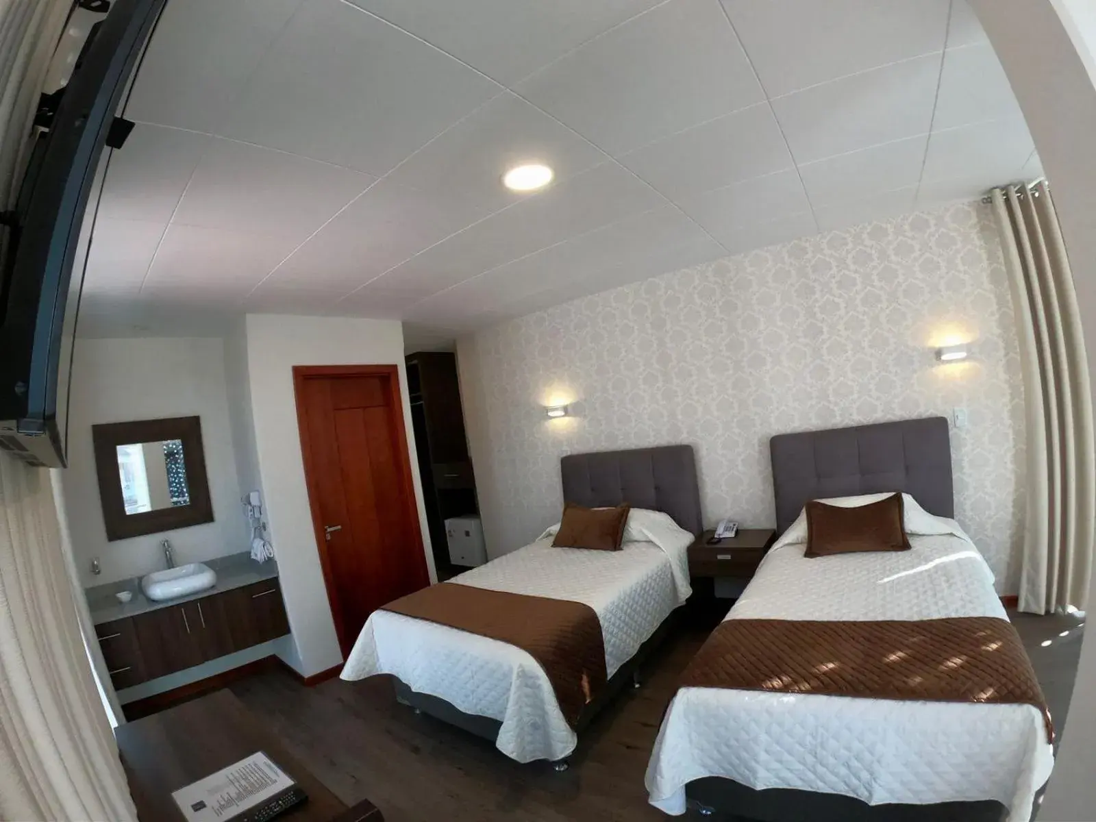 Standard Double or Twin Room in Novum Hotel Standard Double or Twin Room in Novum Hotel