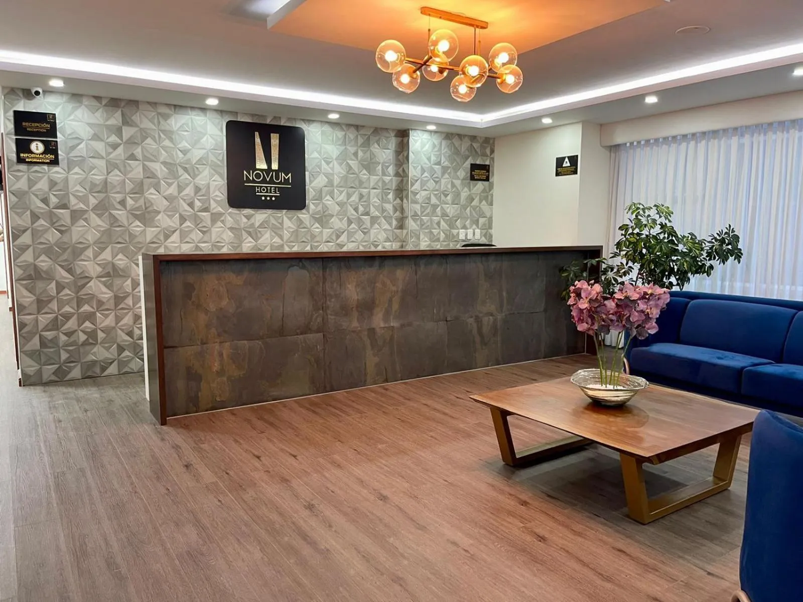 Lobby or reception in Novum Hotel