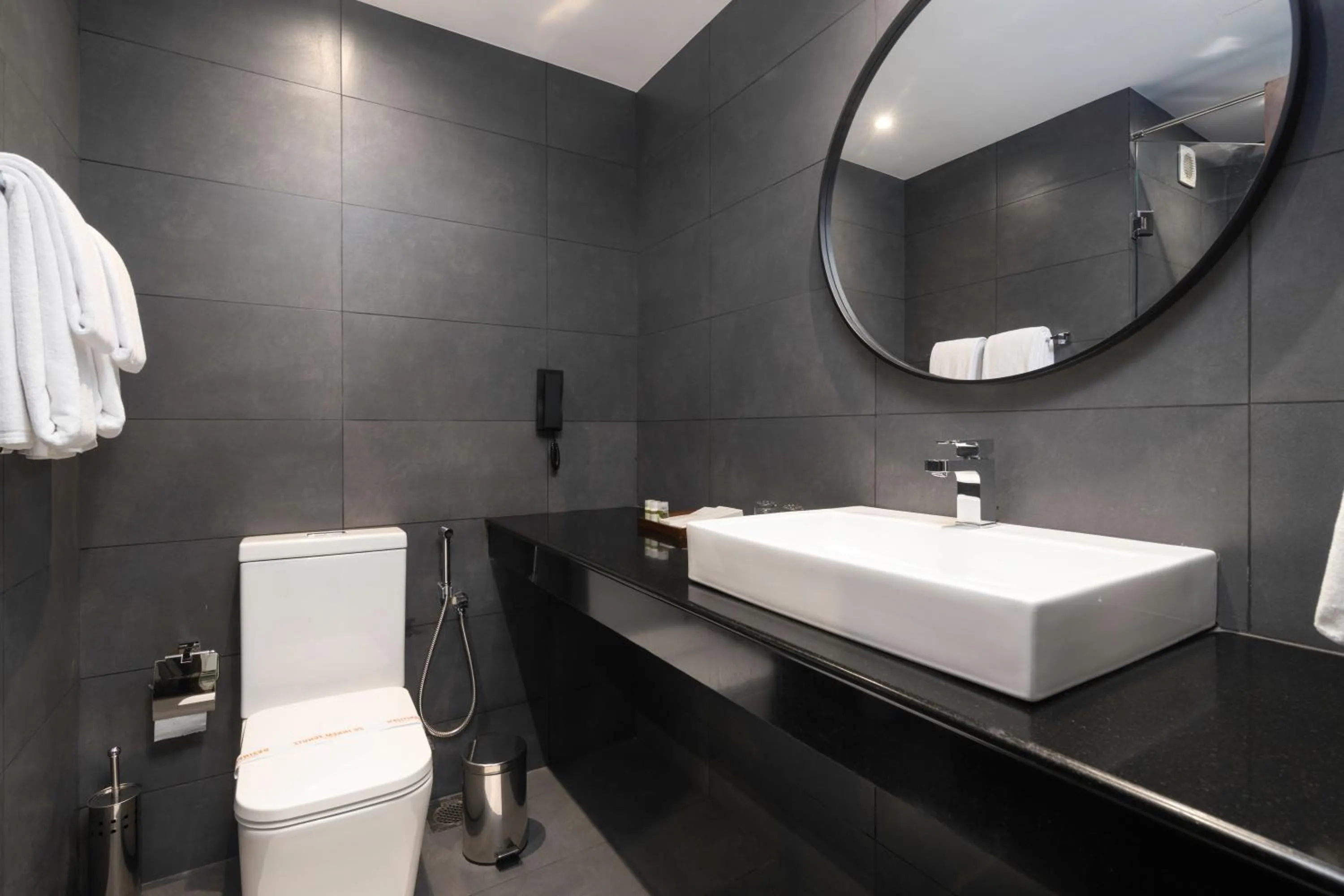 Toilet in MaRadha Colombo