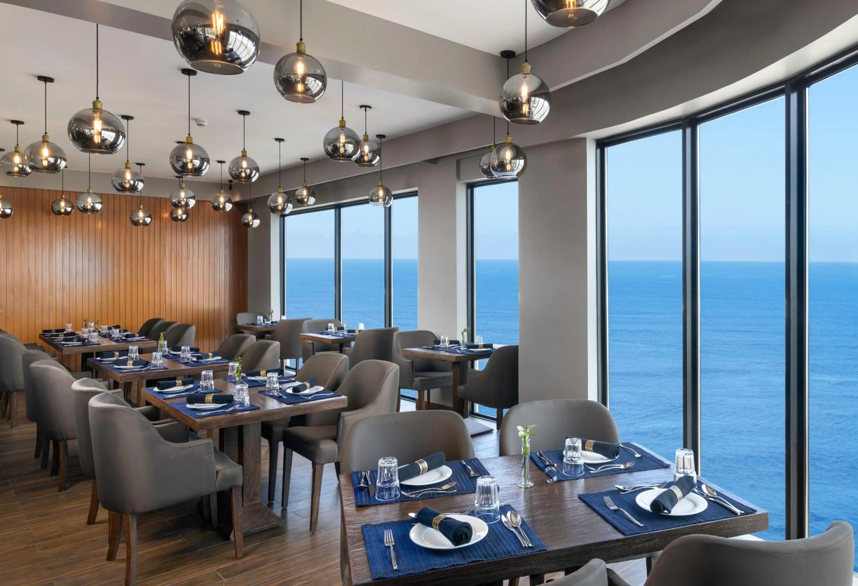 Restaurant/places to eat in MaRadha Colombo