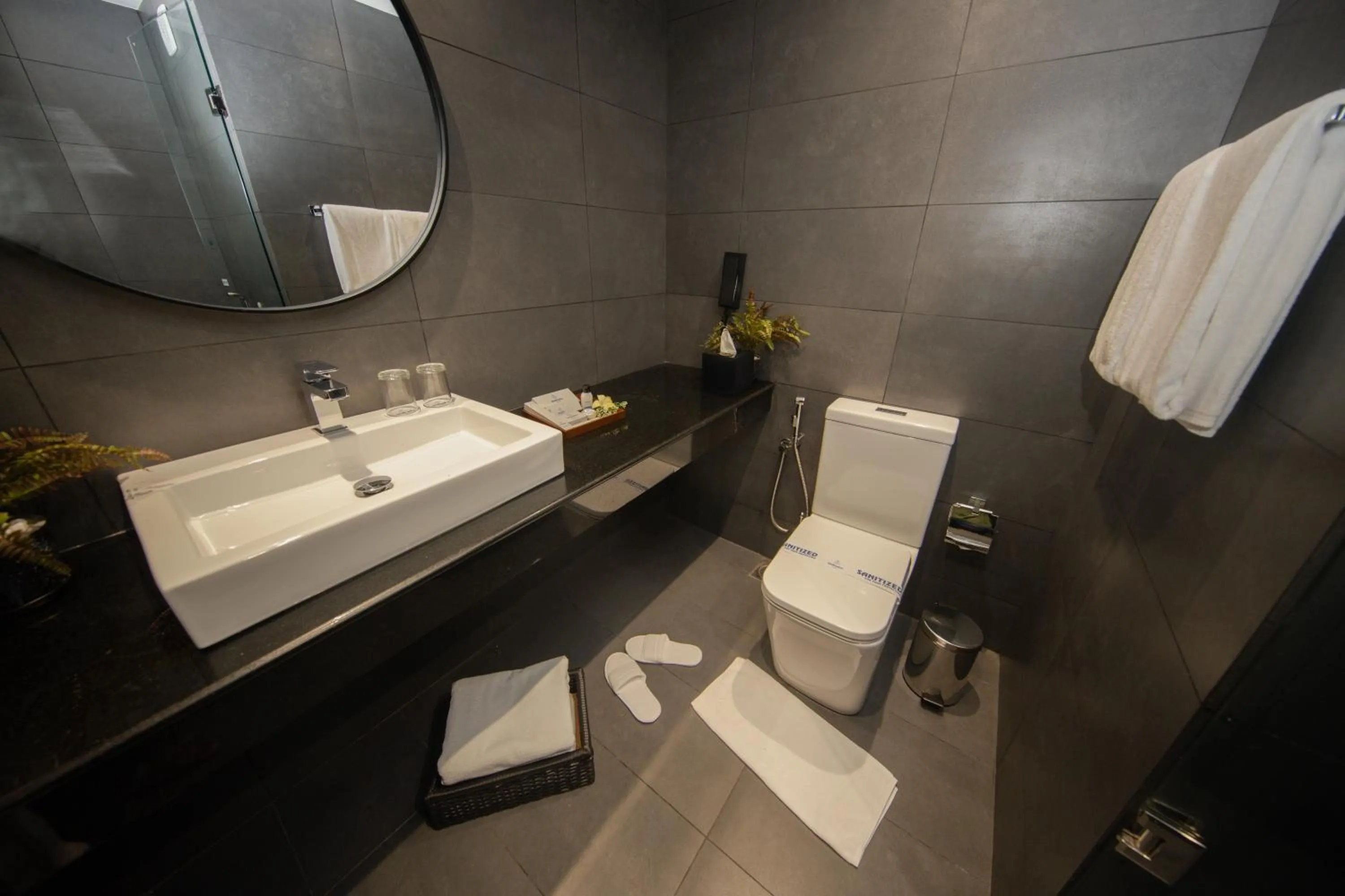 Shower in MaRadha Colombo