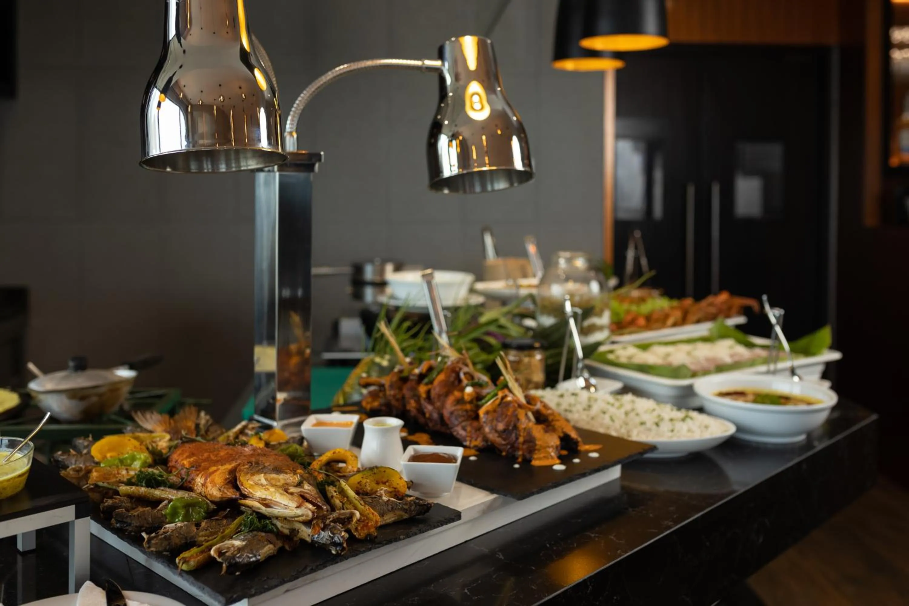 Restaurant/places to eat in MaRadha Colombo