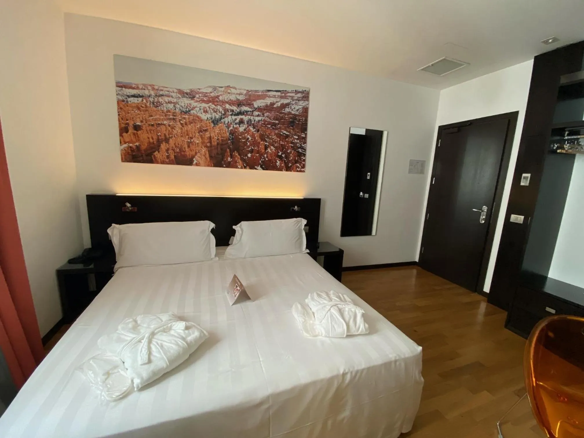 Photo of the whole room, Bed in Card International Hotel