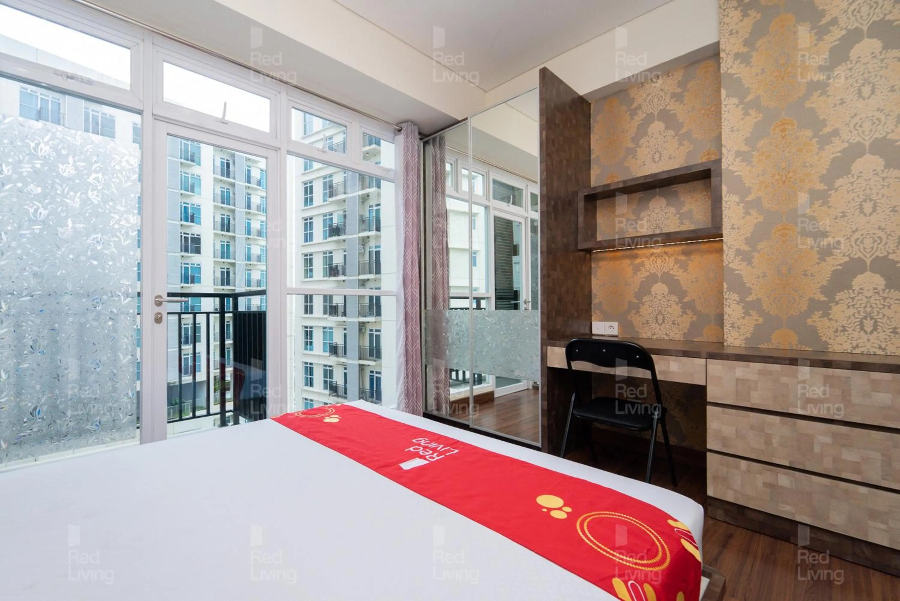 Bedroom, Bed in RedLiving Apartemen Puri Orchard - Tower Magnolia