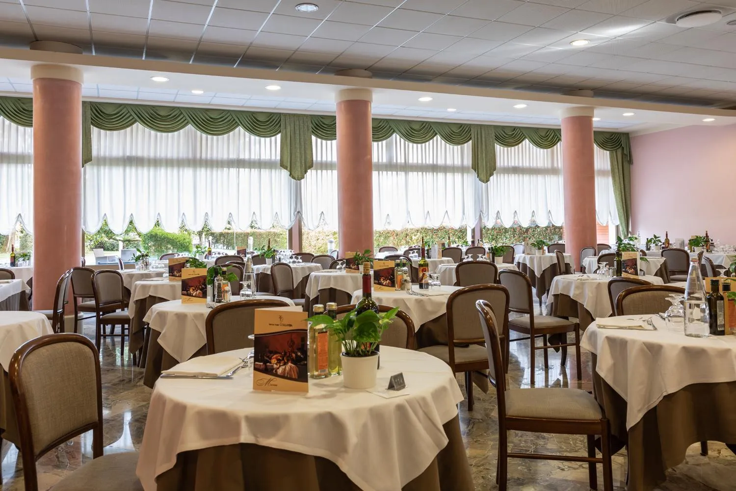 Restaurant/places to eat in Hotel Columbia Terme