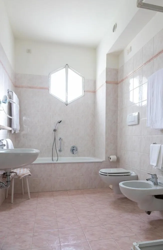 Bathroom in Hotel Columbia Terme