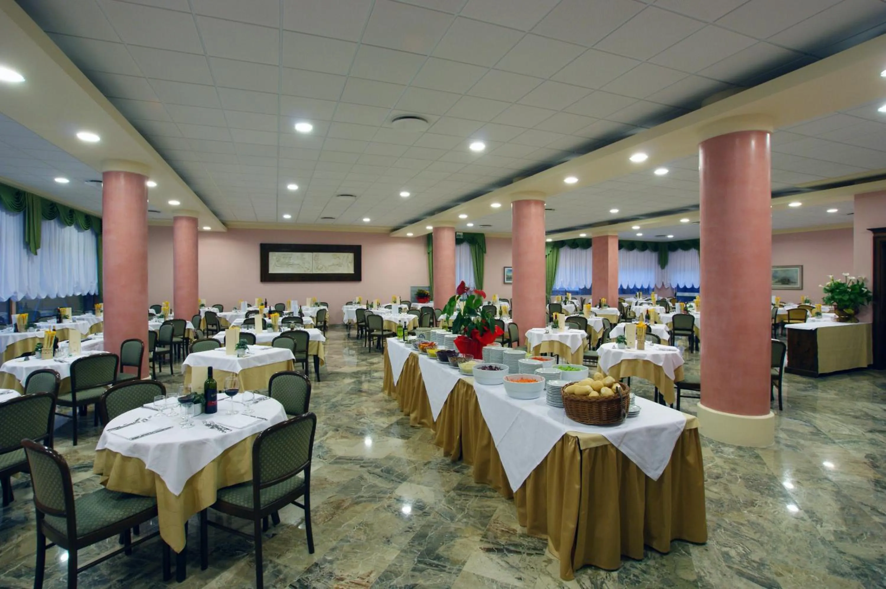 Restaurant/places to eat in Hotel Columbia Terme