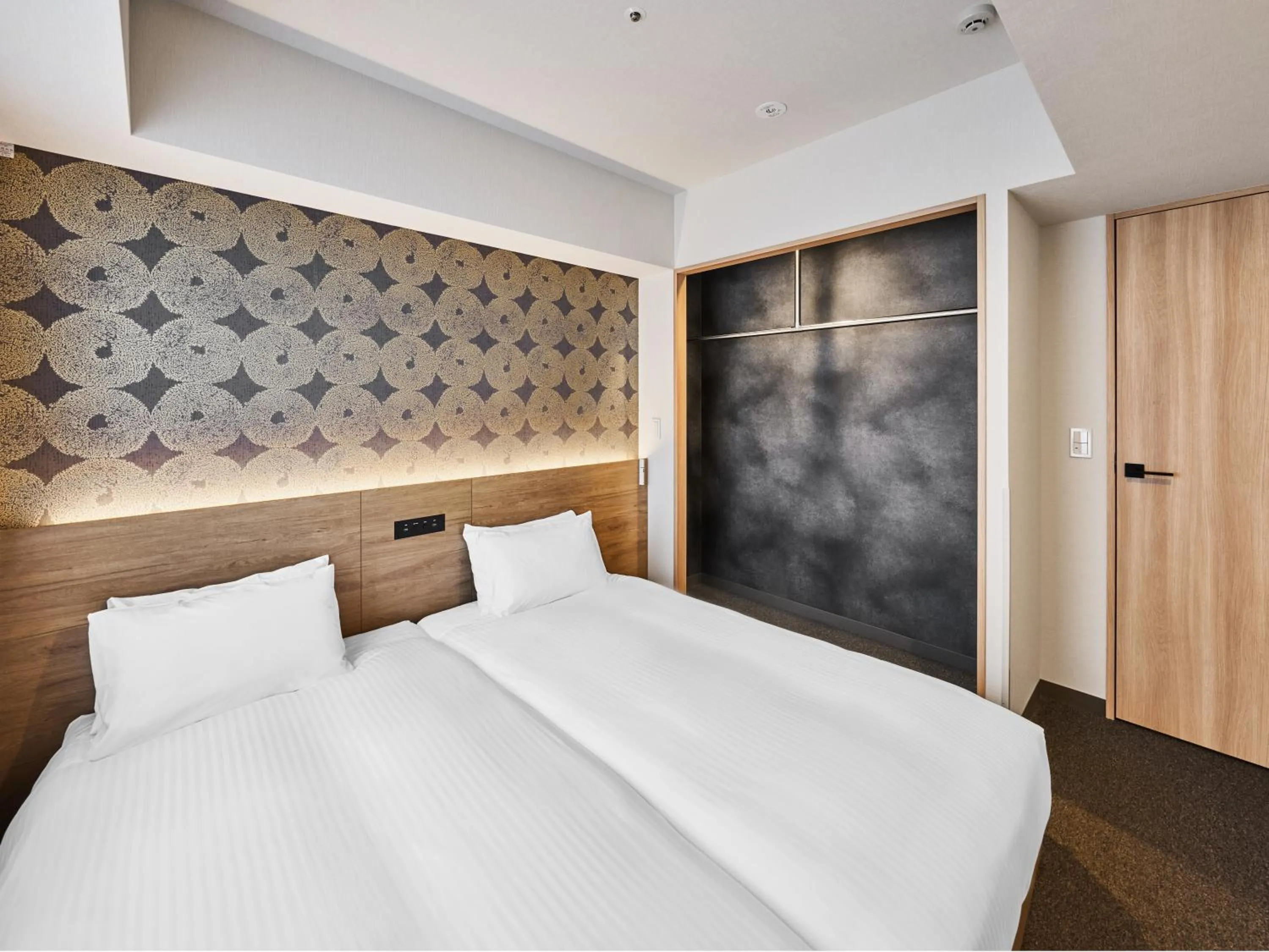 Photo of the whole room, Bed in MIMARU Tokyo Kinshicho