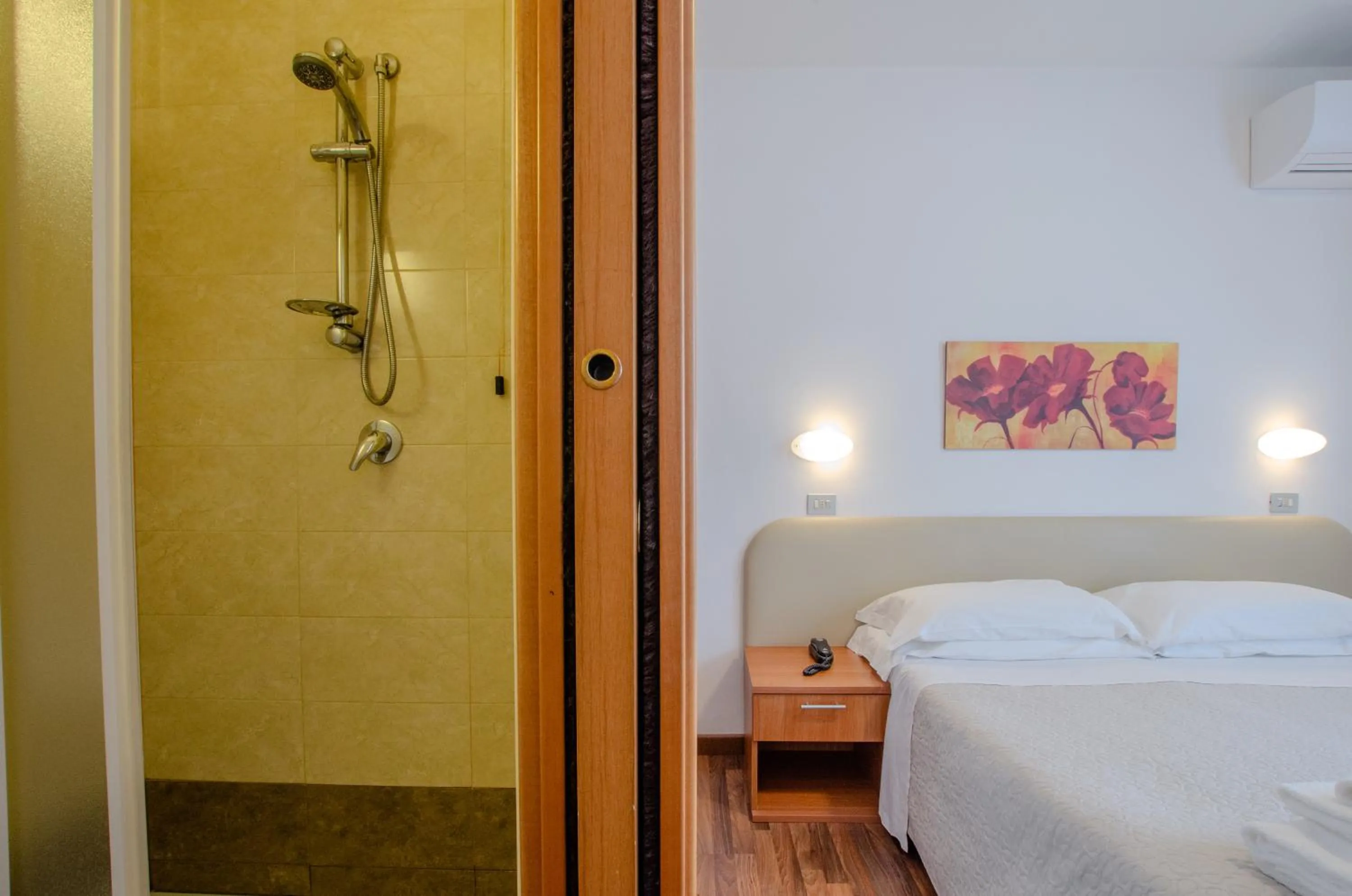 Bed in Hotel Del Buono Wellness & Medical Spa