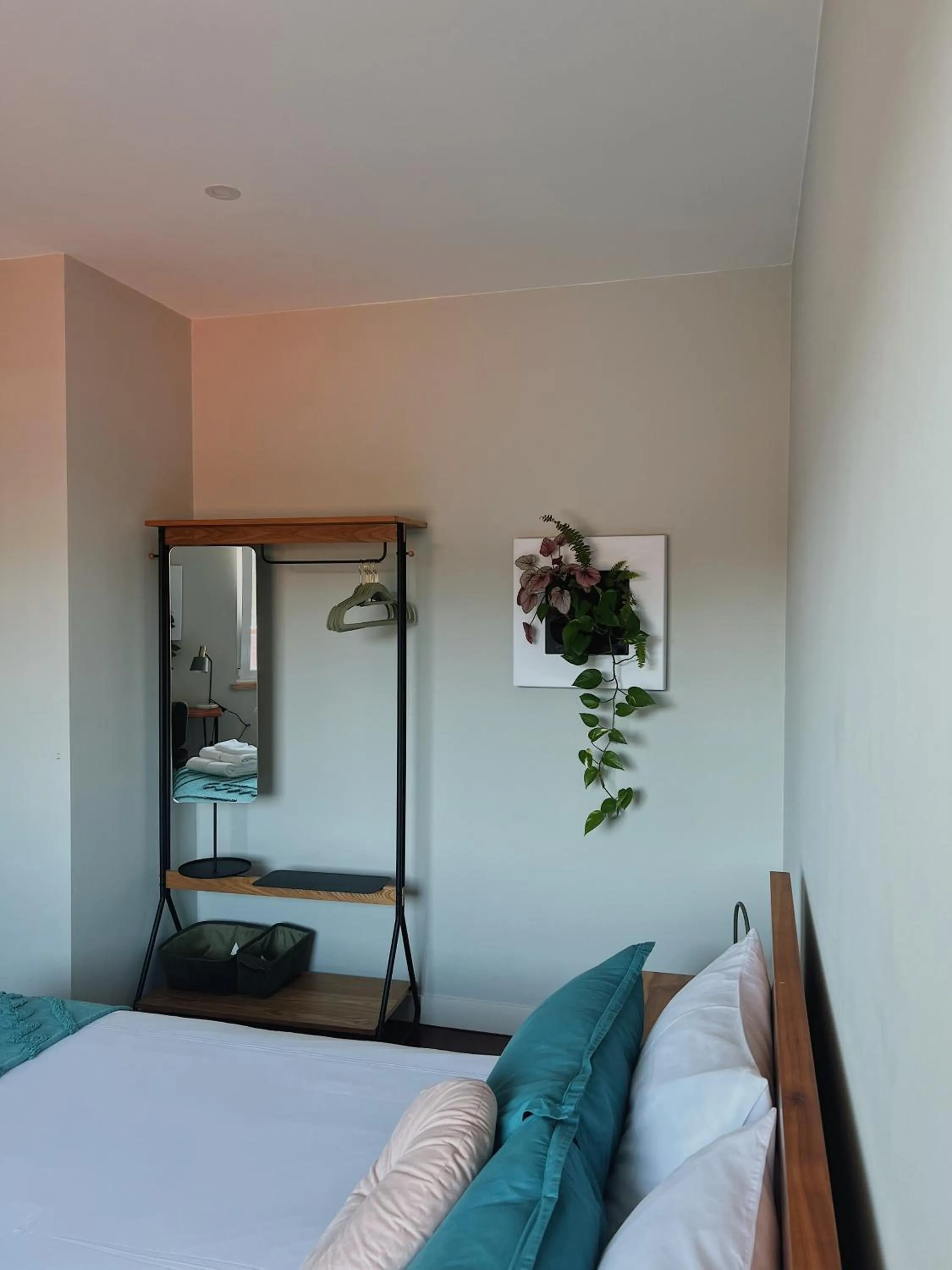 Photo of the whole room, Bed in Luna House & Cowork