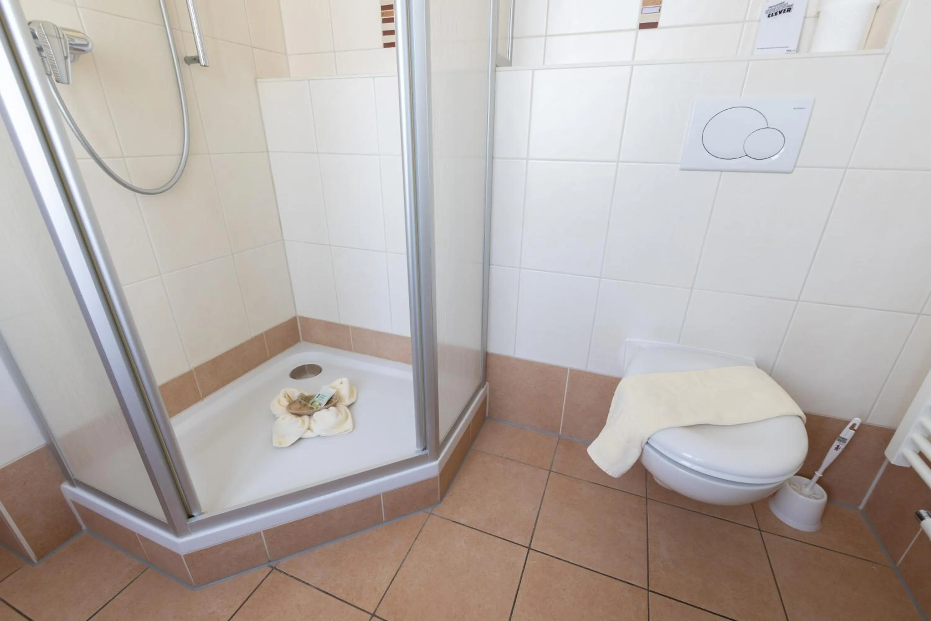 Shower in Gästehaus Kleeberger