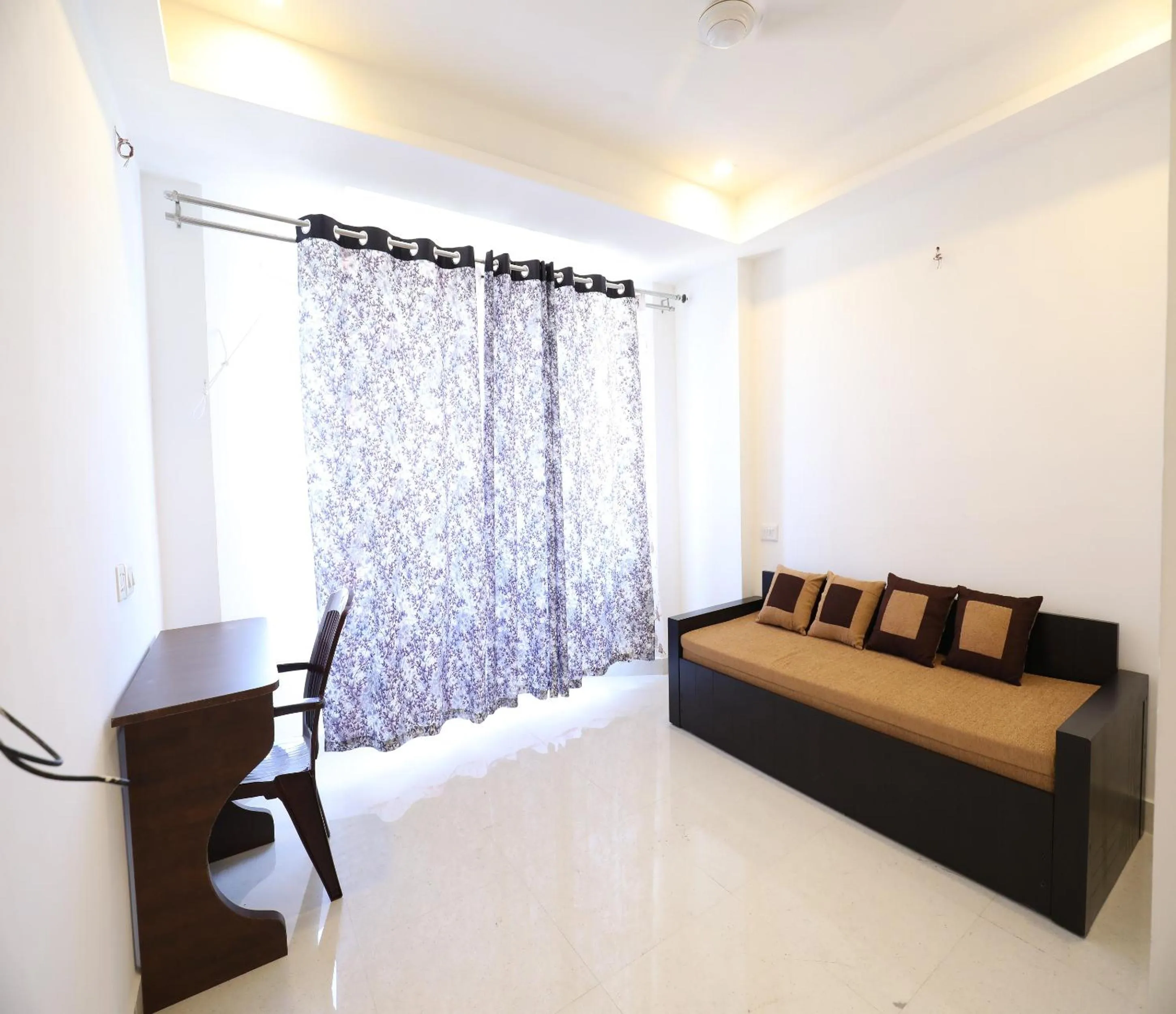 Living room, Bed in Hotel Rydham