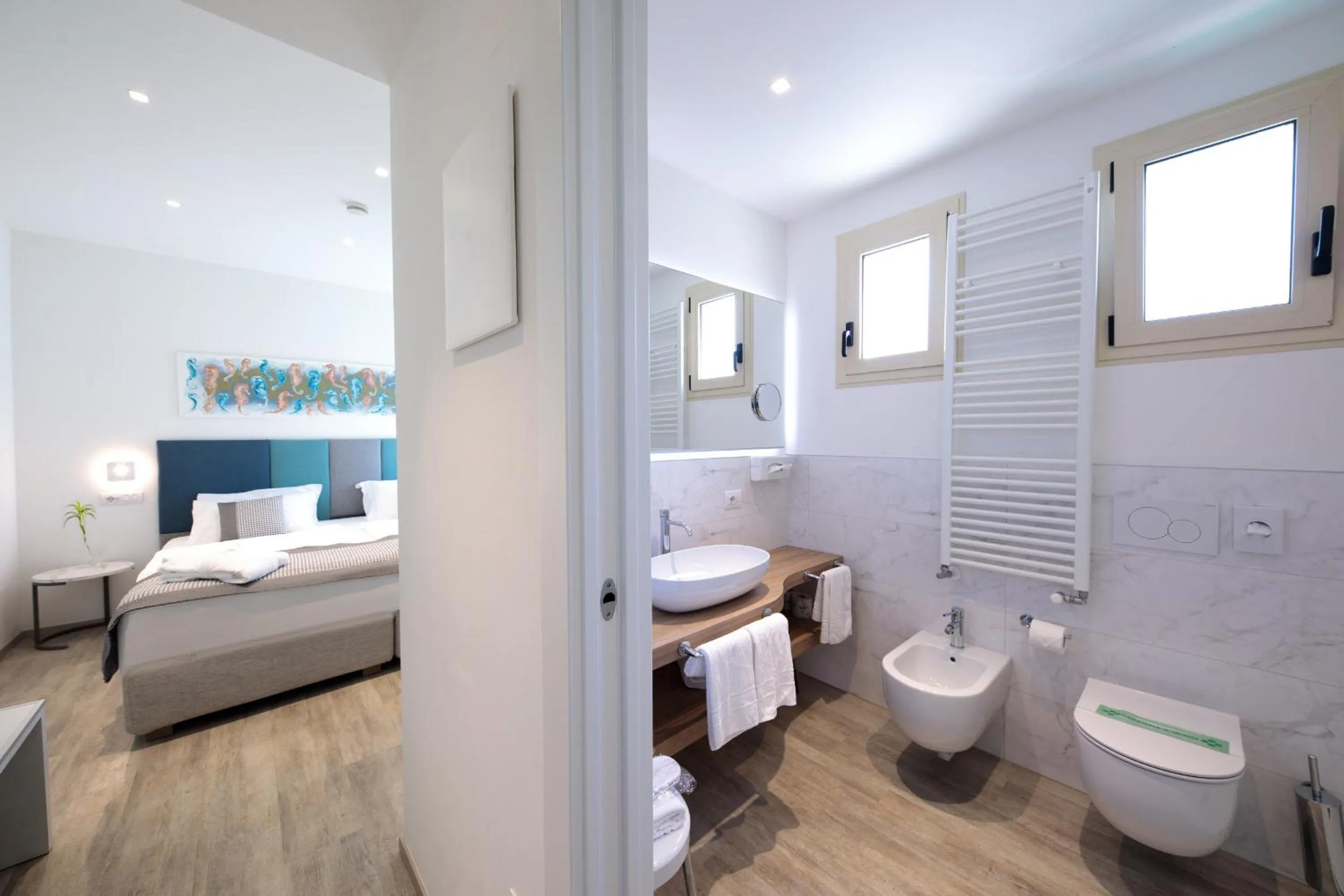 Toilet, Bed in Hotel Bristol