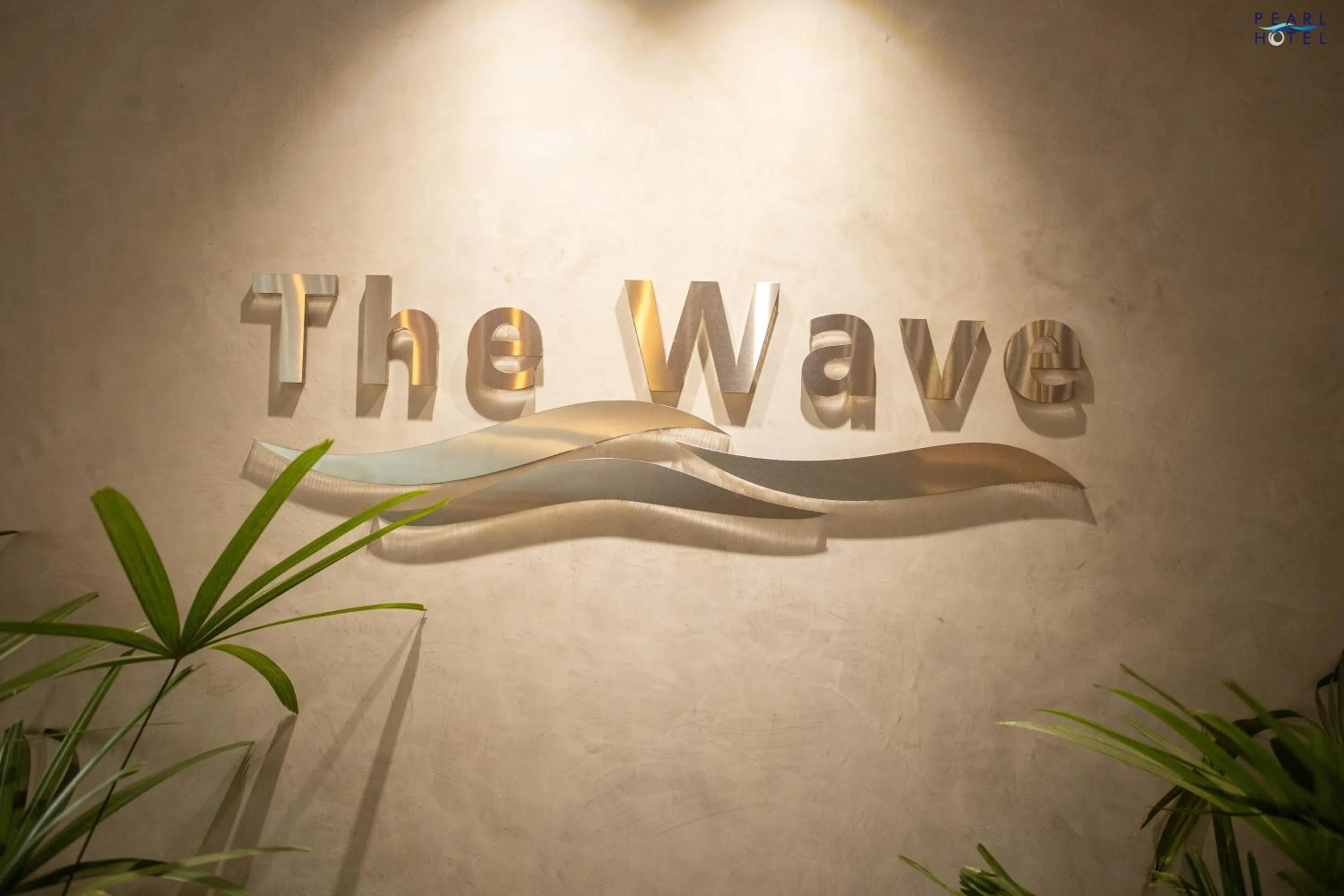 Restaurant/places to eat in Pearl Hotel