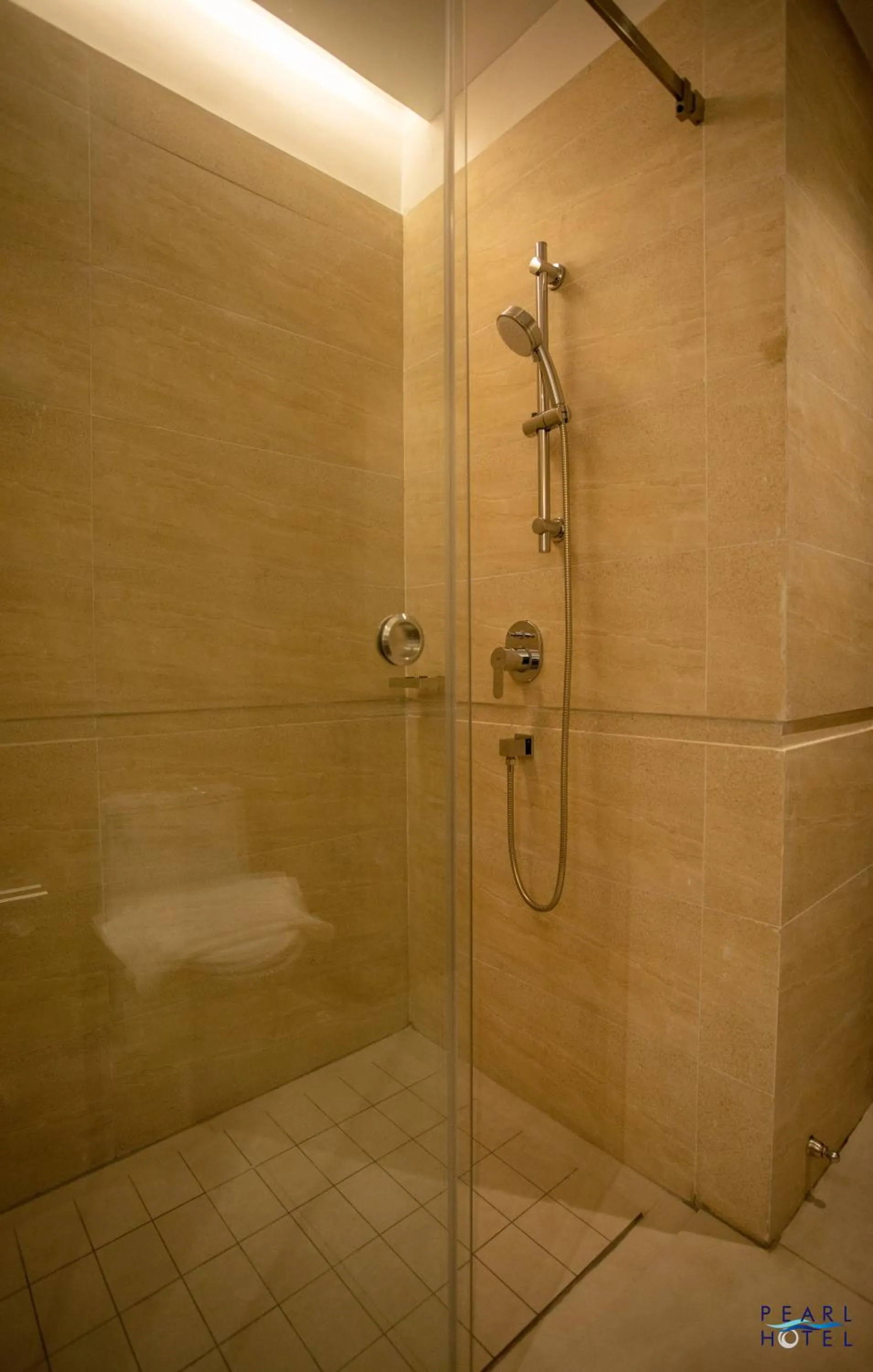 Shower in Pearl Hotel