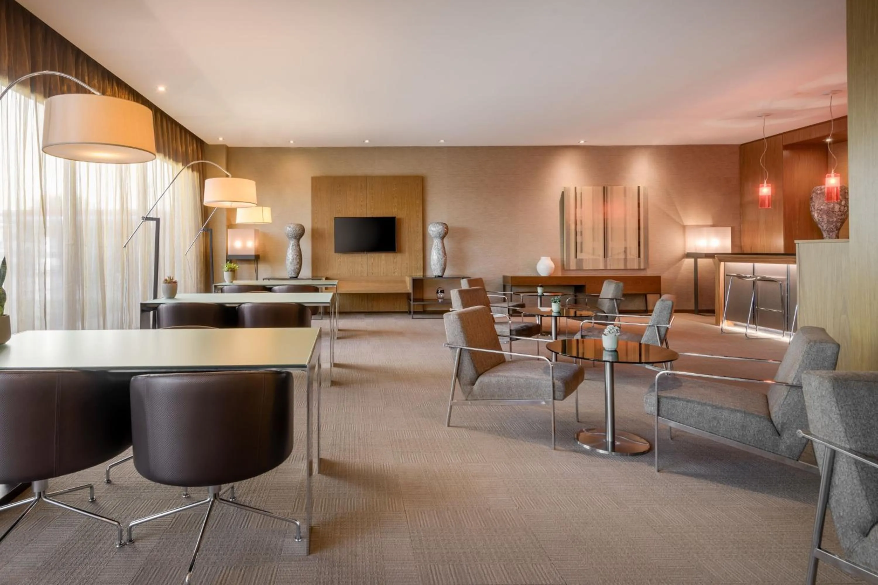 Lounge or bar in AC Hotel Vicenza by Marriott