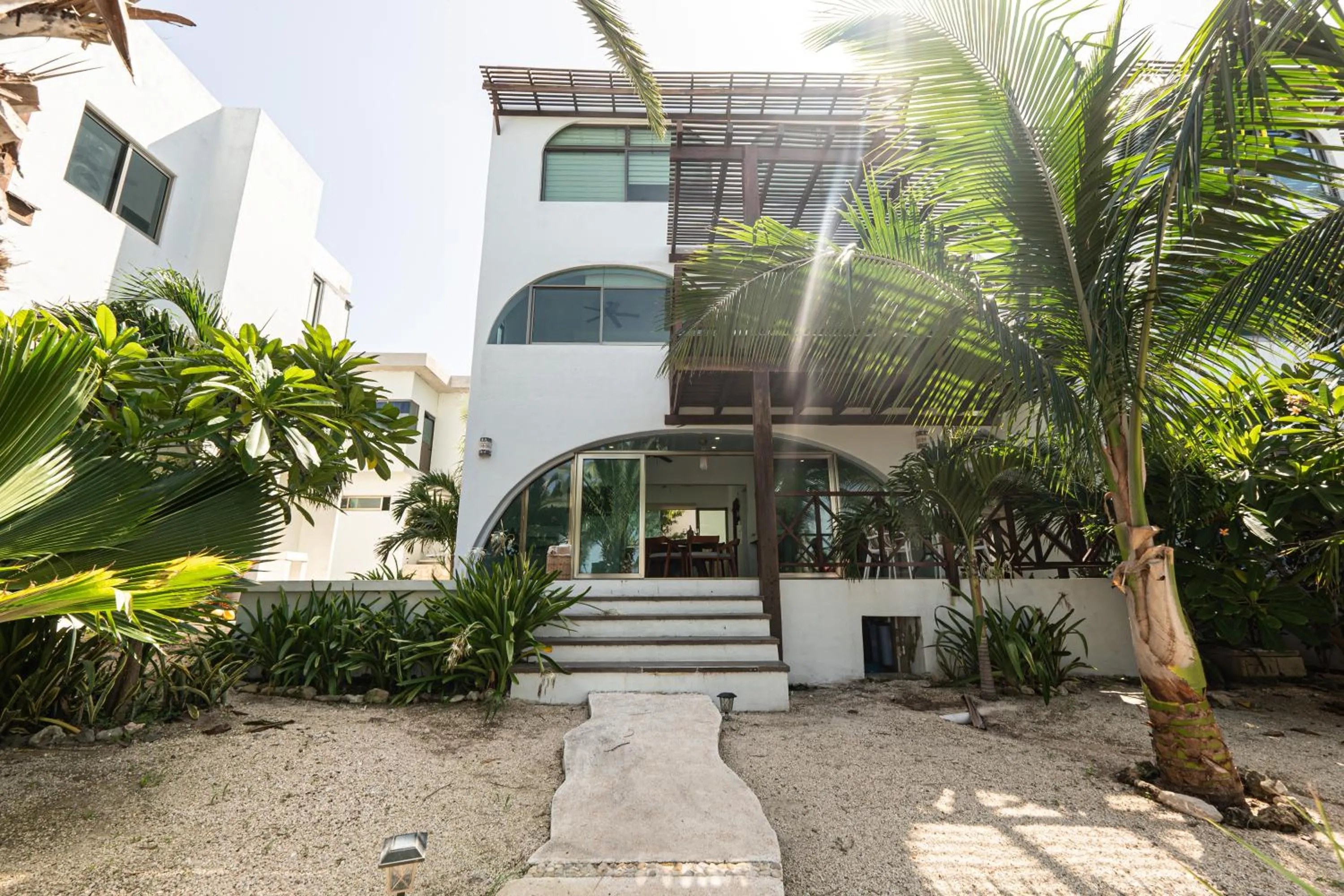 Facade/entrance in Villas Amanecer by Andiani Travel