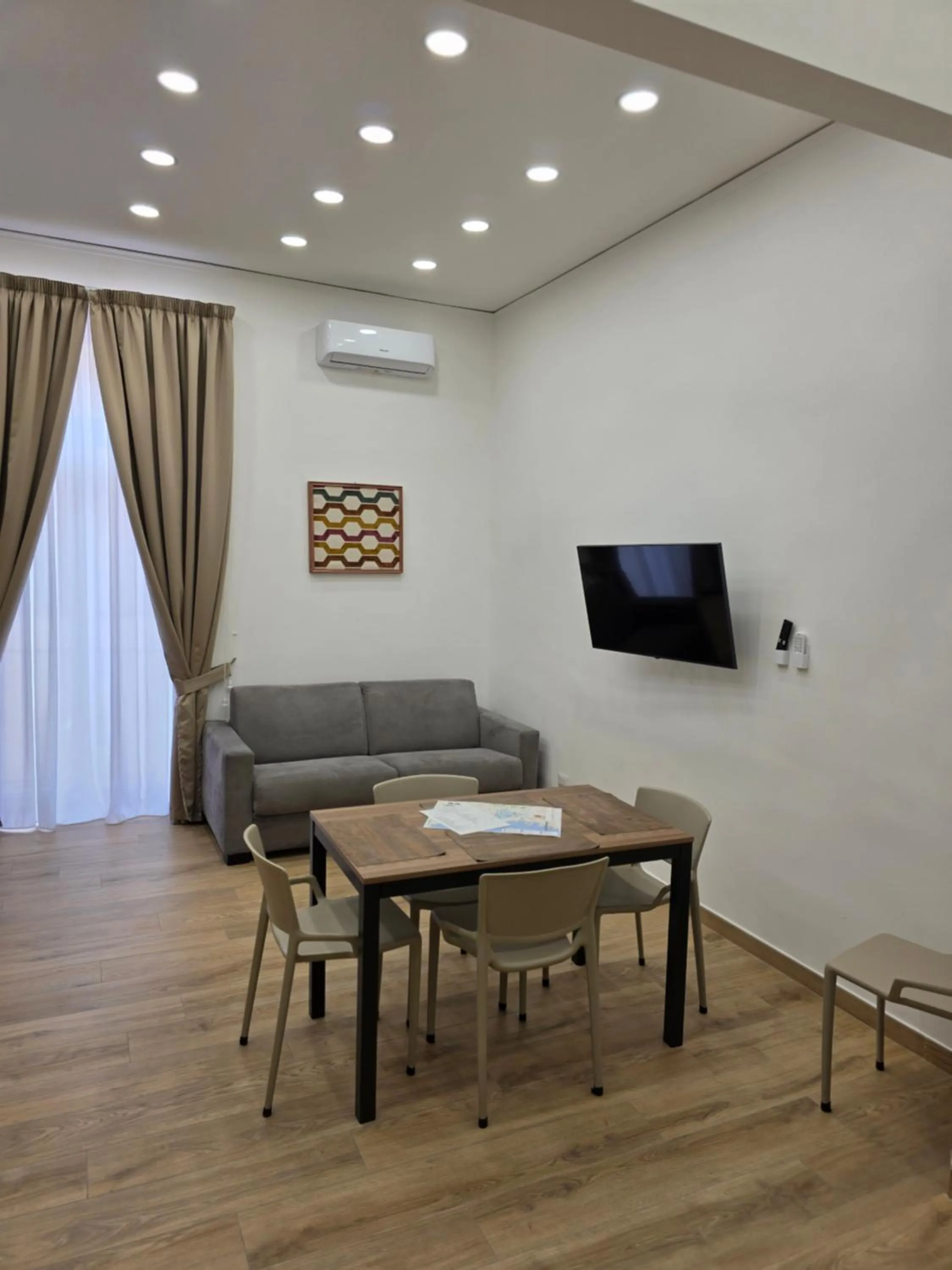 TV and multimedia in Toto e Peppino Luxury Rooms
