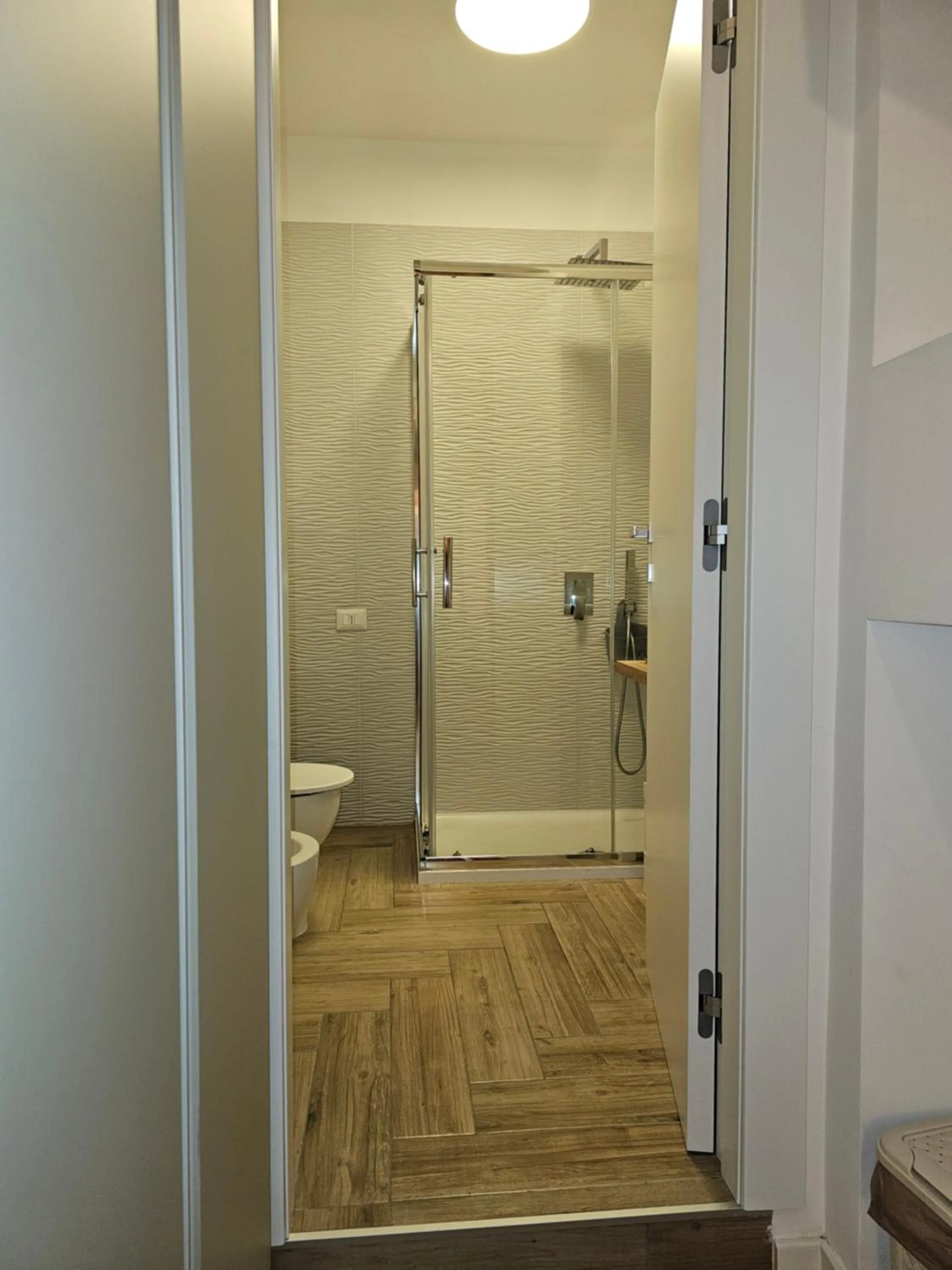 Shower in Toto e Peppino Luxury Rooms