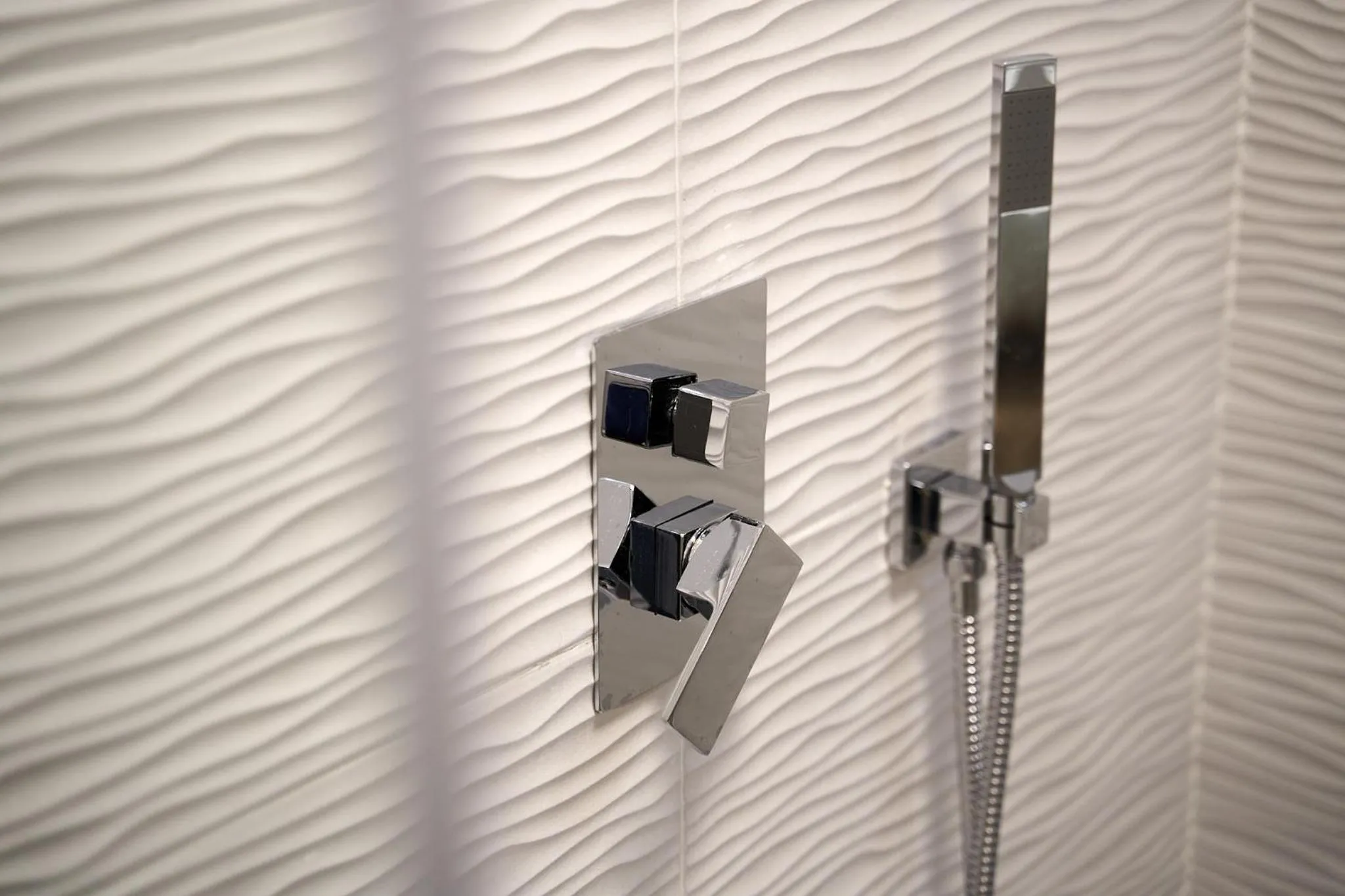 Shower in Toto e Peppino Luxury Rooms