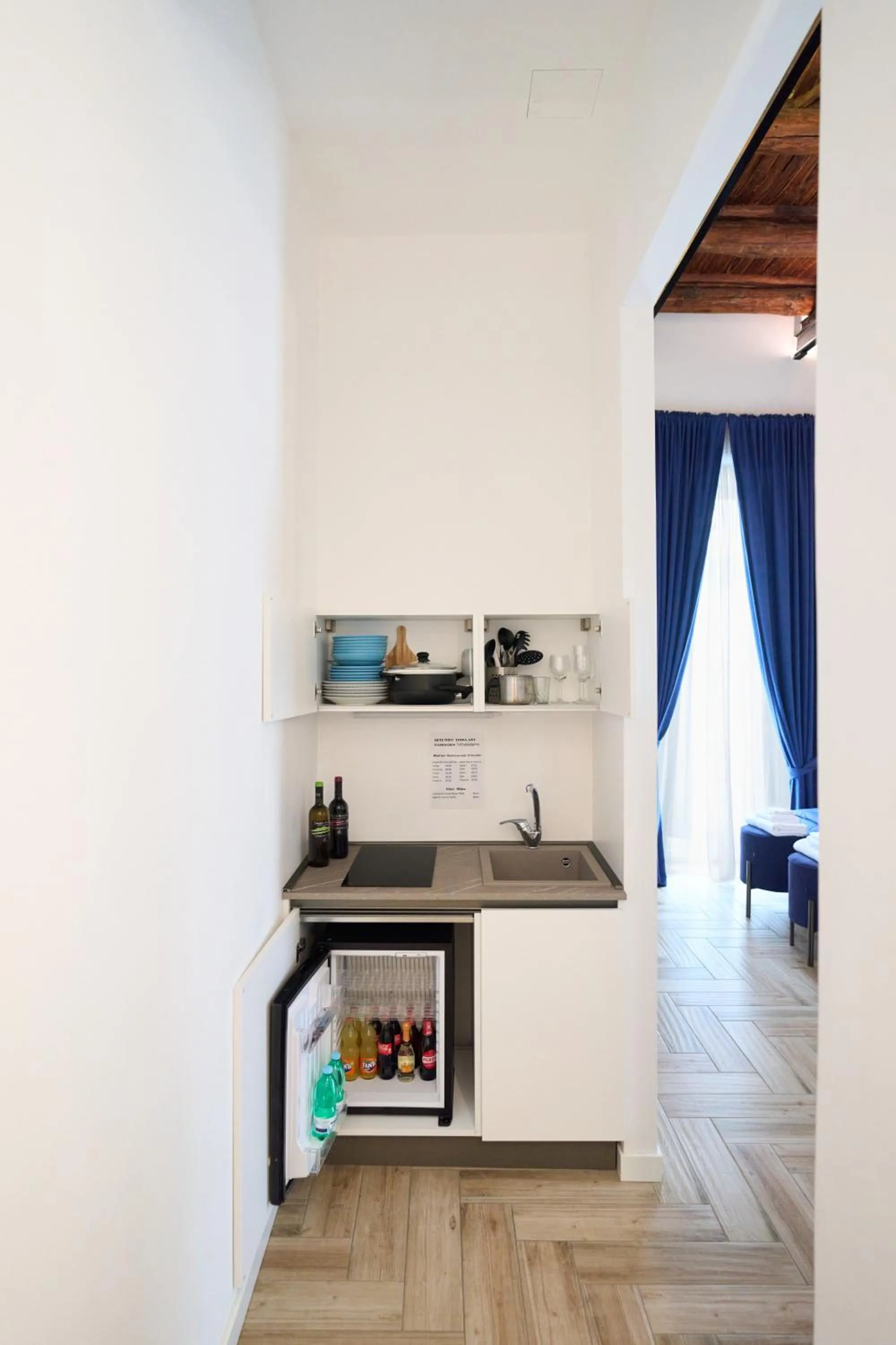 Kitchen or kitchenette in Toto e Peppino Luxury Rooms